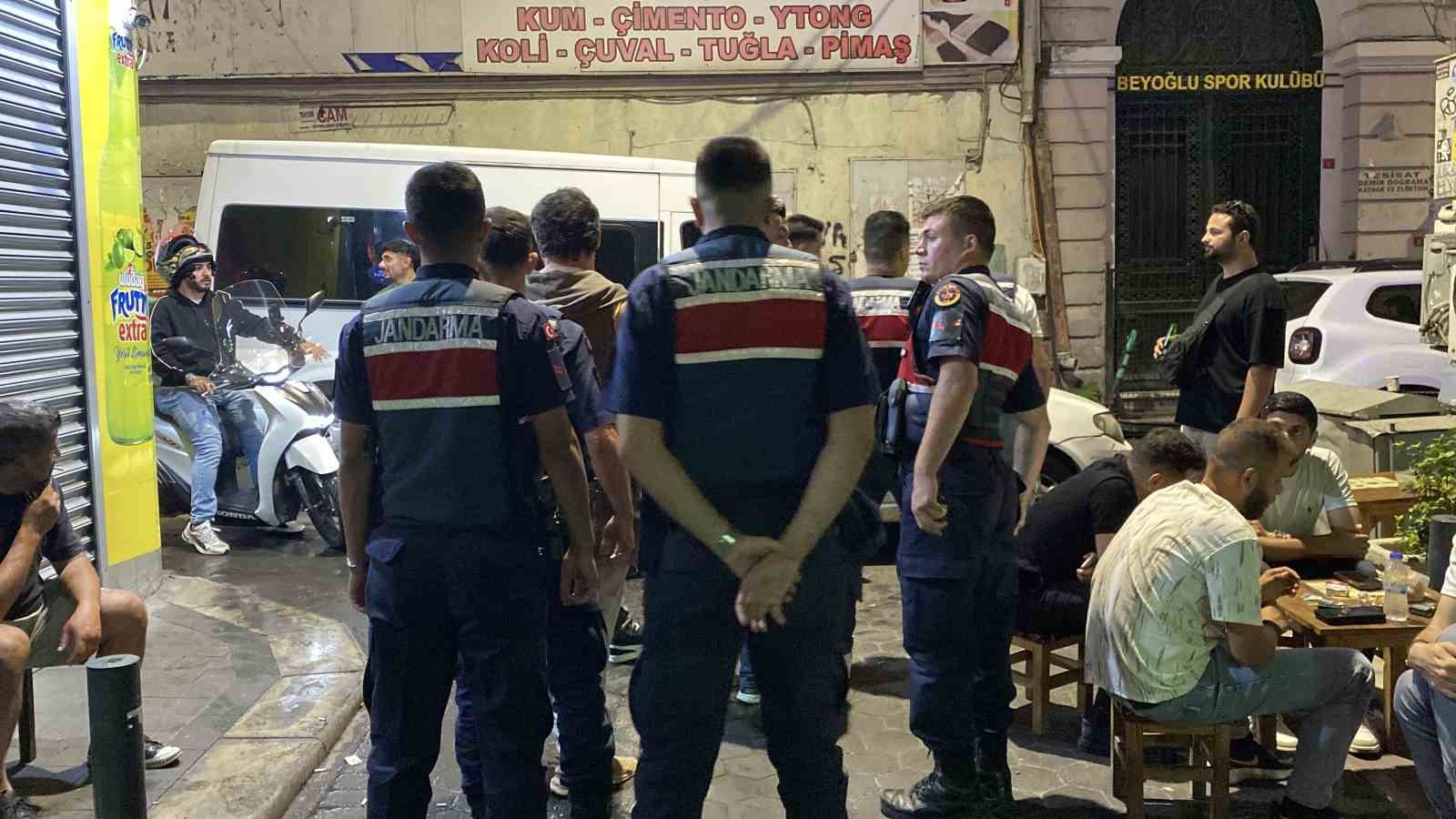 İstanbul’da ‘Ailem Güvende’ operasyonu: Çok sayıda mekana baskın yapıldı