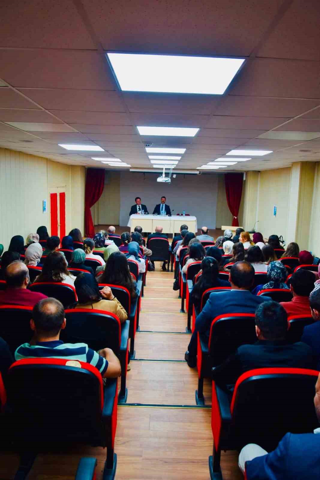 Posof’ta 2026-2027 Eğitim-Öğretim yılı hazırlık toplantısı gerçekleştirildi