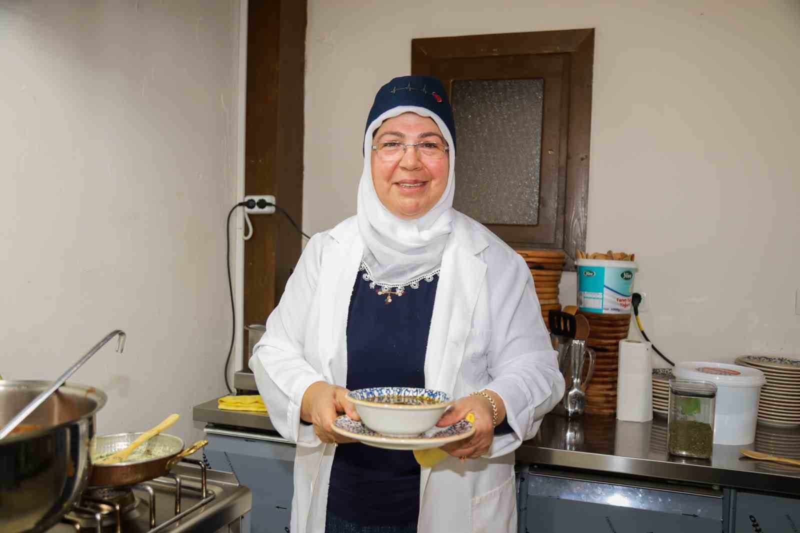 Gümüşhane’nin unutulmaya yüz tutmuş Kuşburnu Çorbası yeniden sofralarda