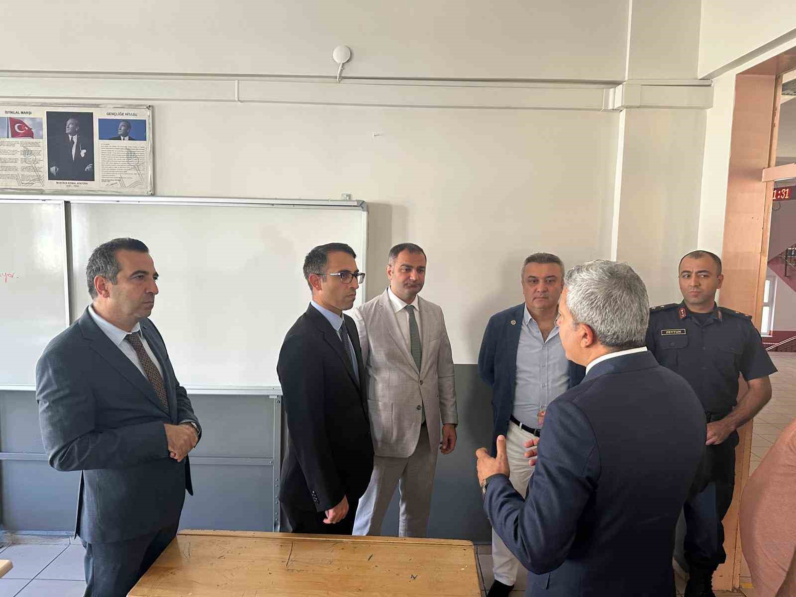 Yükümlülerden okullara destek