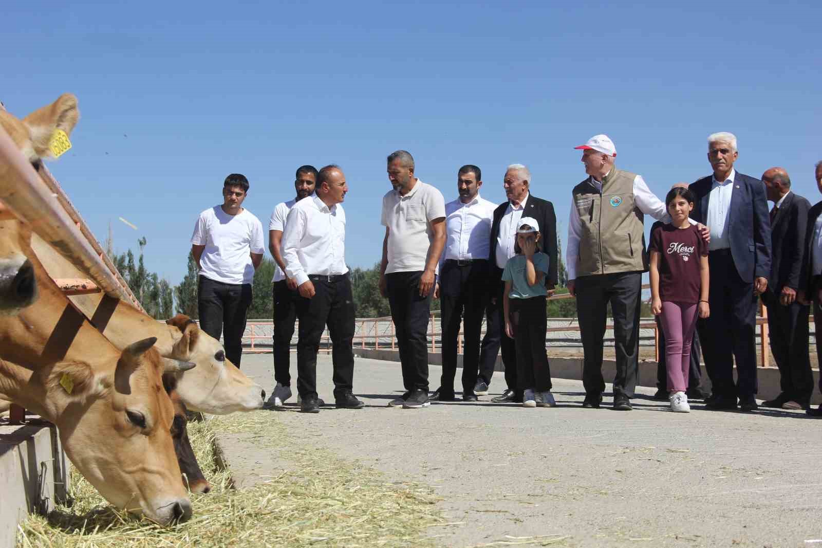 Bayraktar Sivas’ta ’su’ uyarısı yaptı