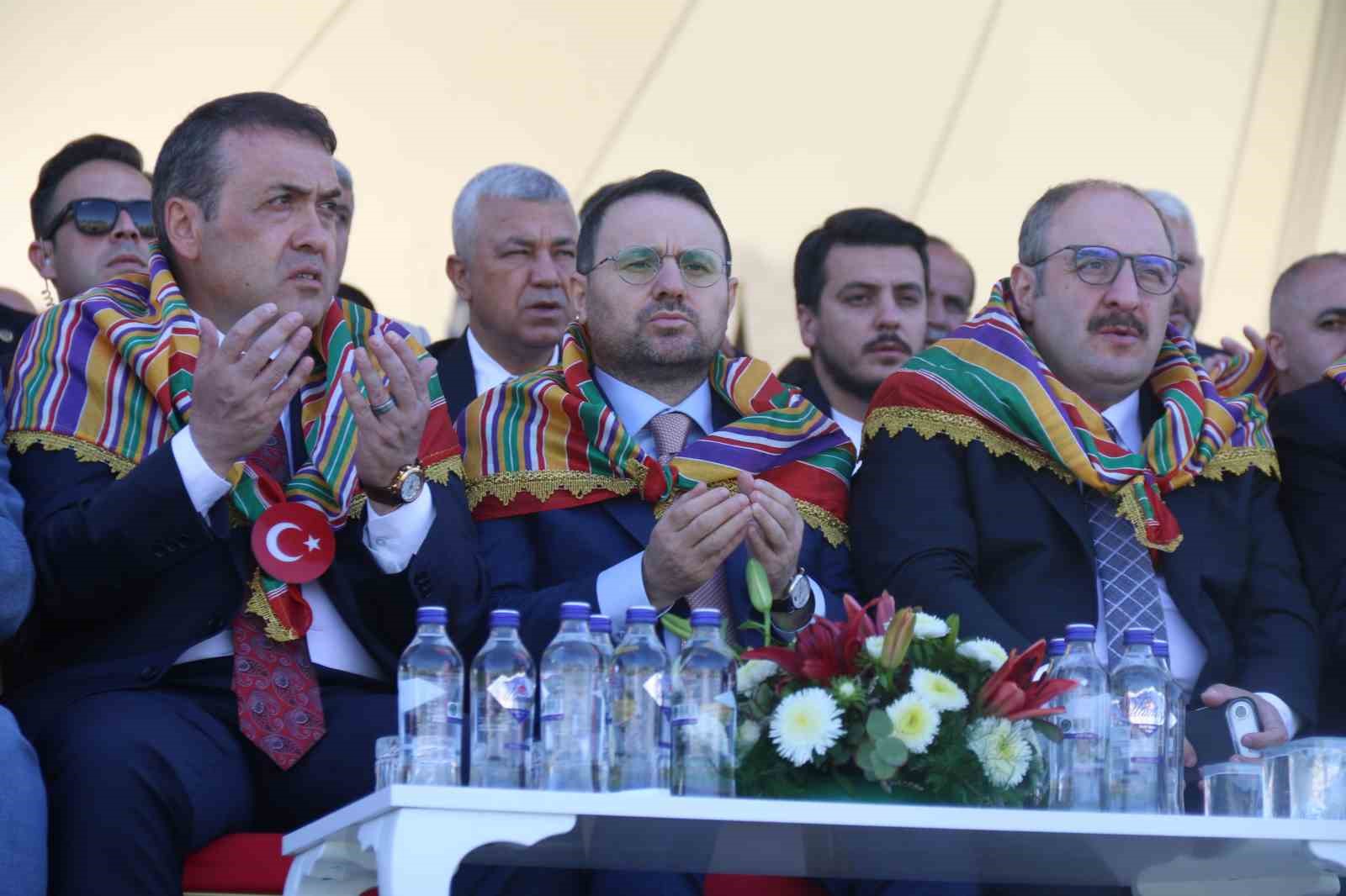 Adalet Bakanı Akın Gürlek Söğüt şenlikleri için ilçeye geldi