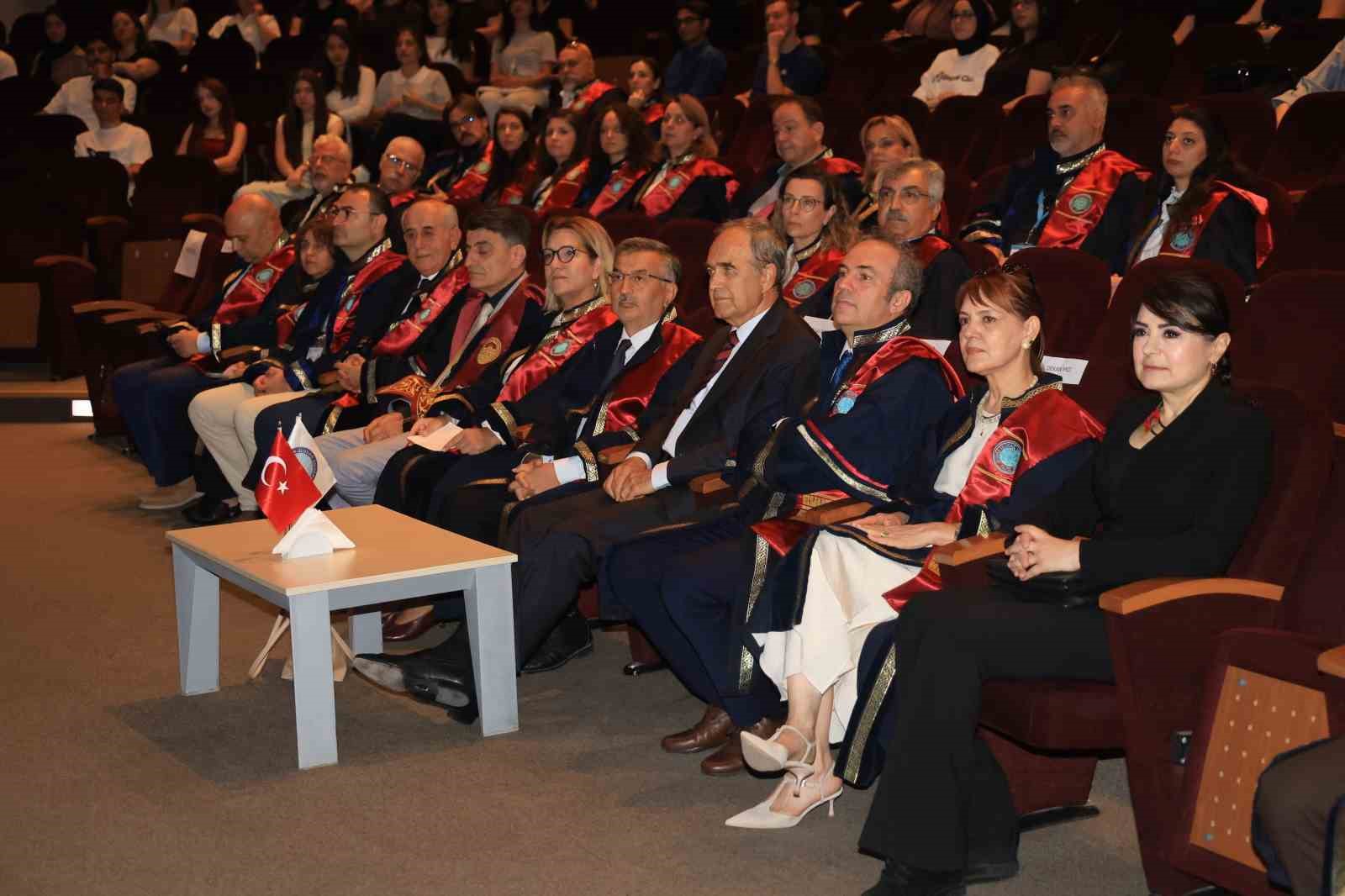 BUÜ Tıp Fakültesinde yeni eğitim-öğretim yılı ilk ders töreniyle başladı