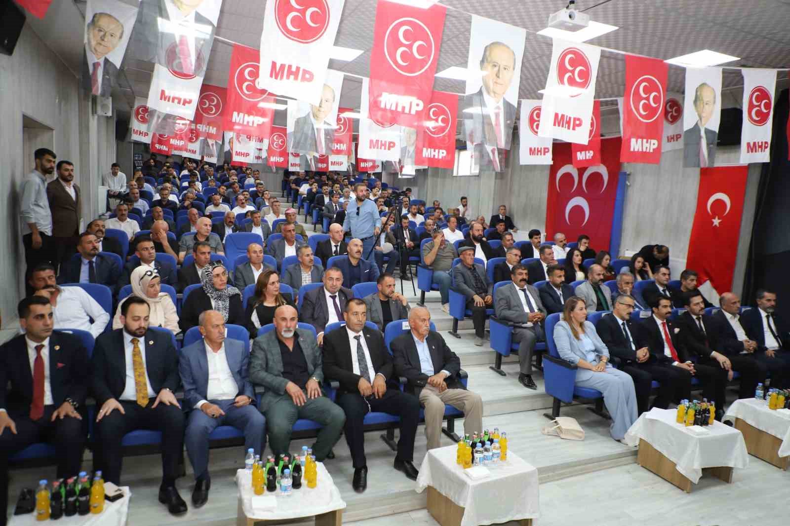 MHP Hakkari İl Başkanı Fatih Öztepe güven tazeledi