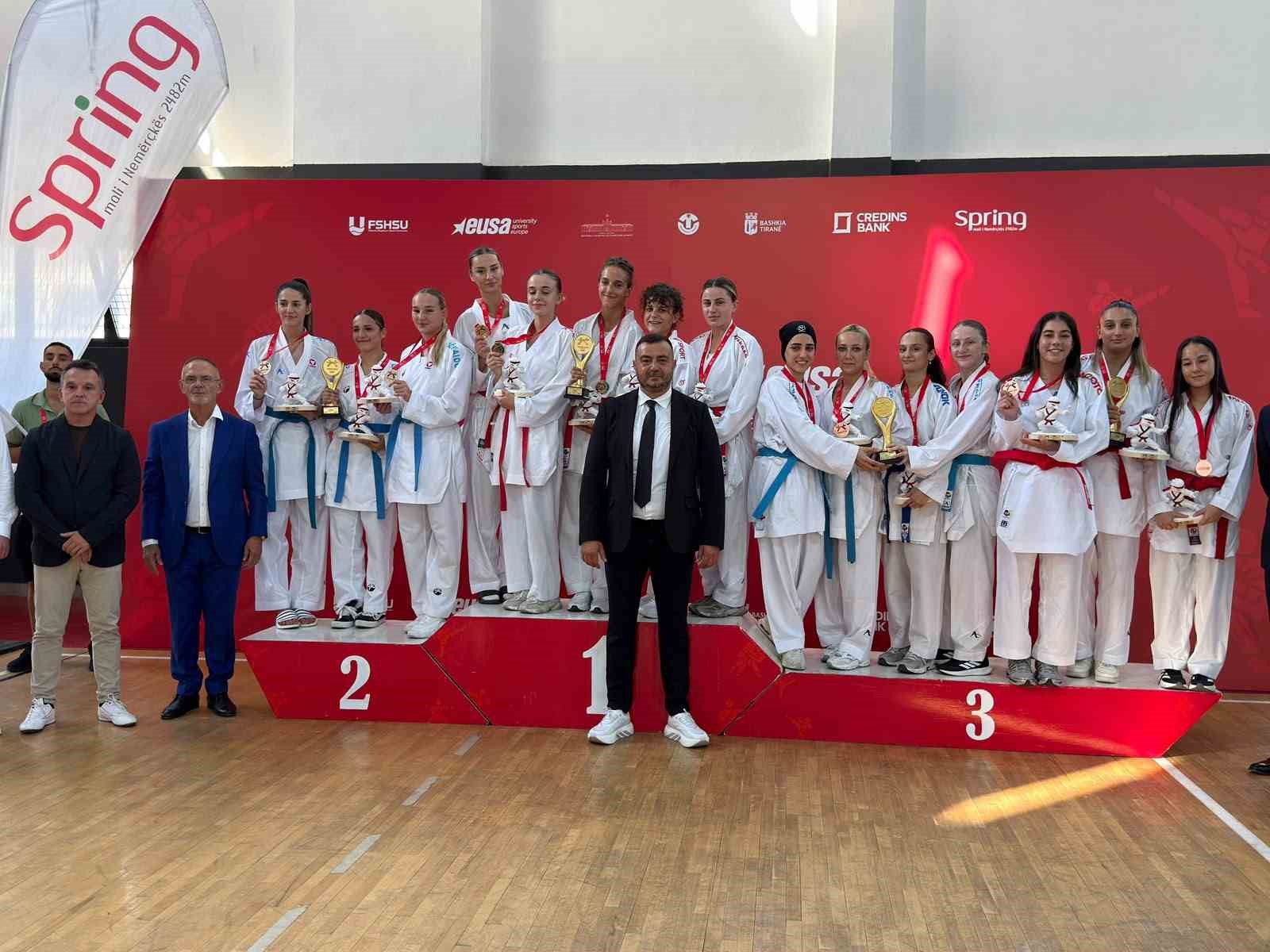 Nurbade Büber’den Avrupa’da çifte madalya