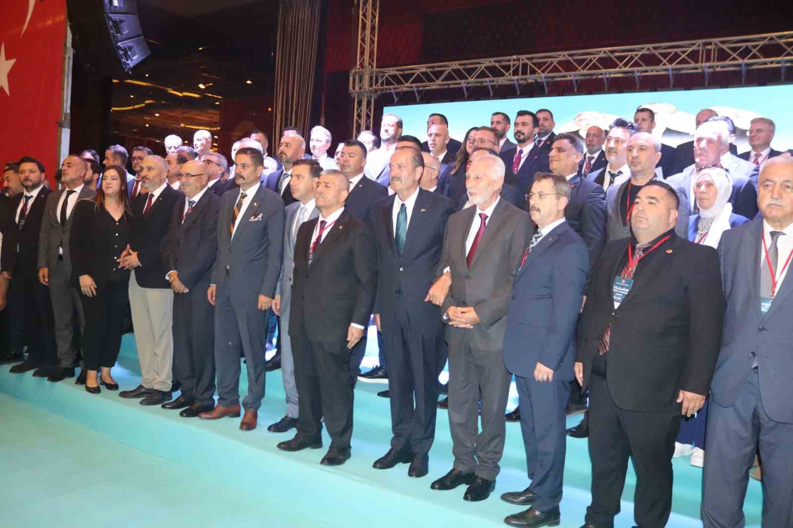 MHP İzmir’de Veysel Şahin güven tazeledi