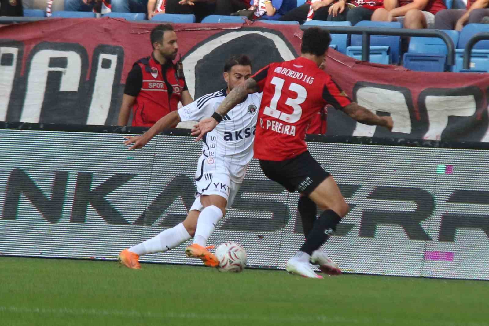 Trendyol Süper Lig: Gençlerbirliği: 1 - Kasımpaşa: 0 (İlk yarı)