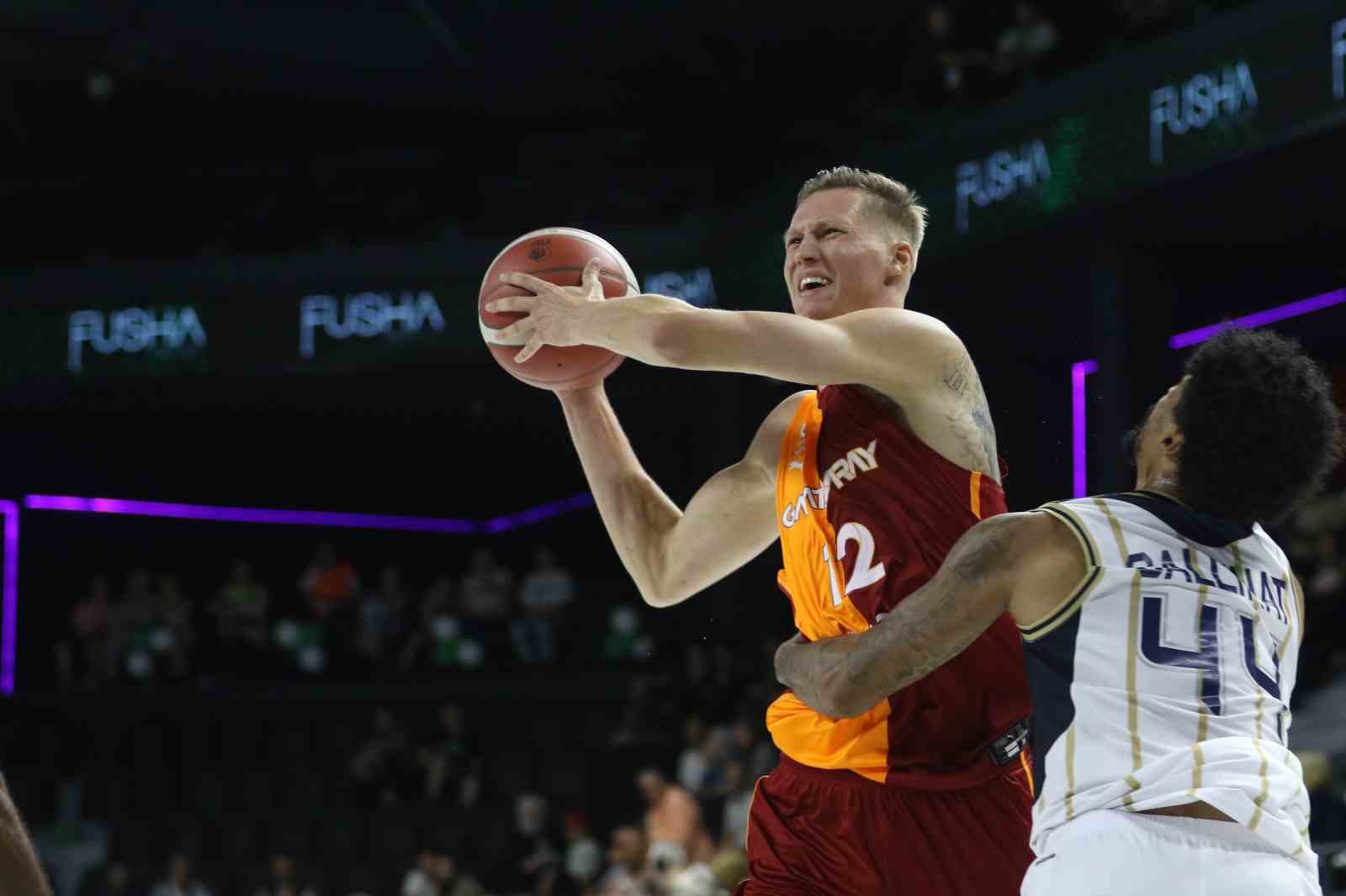 Hazırlık maçı: Çayırova Belediyesi: 75 - Galatasaray: 80