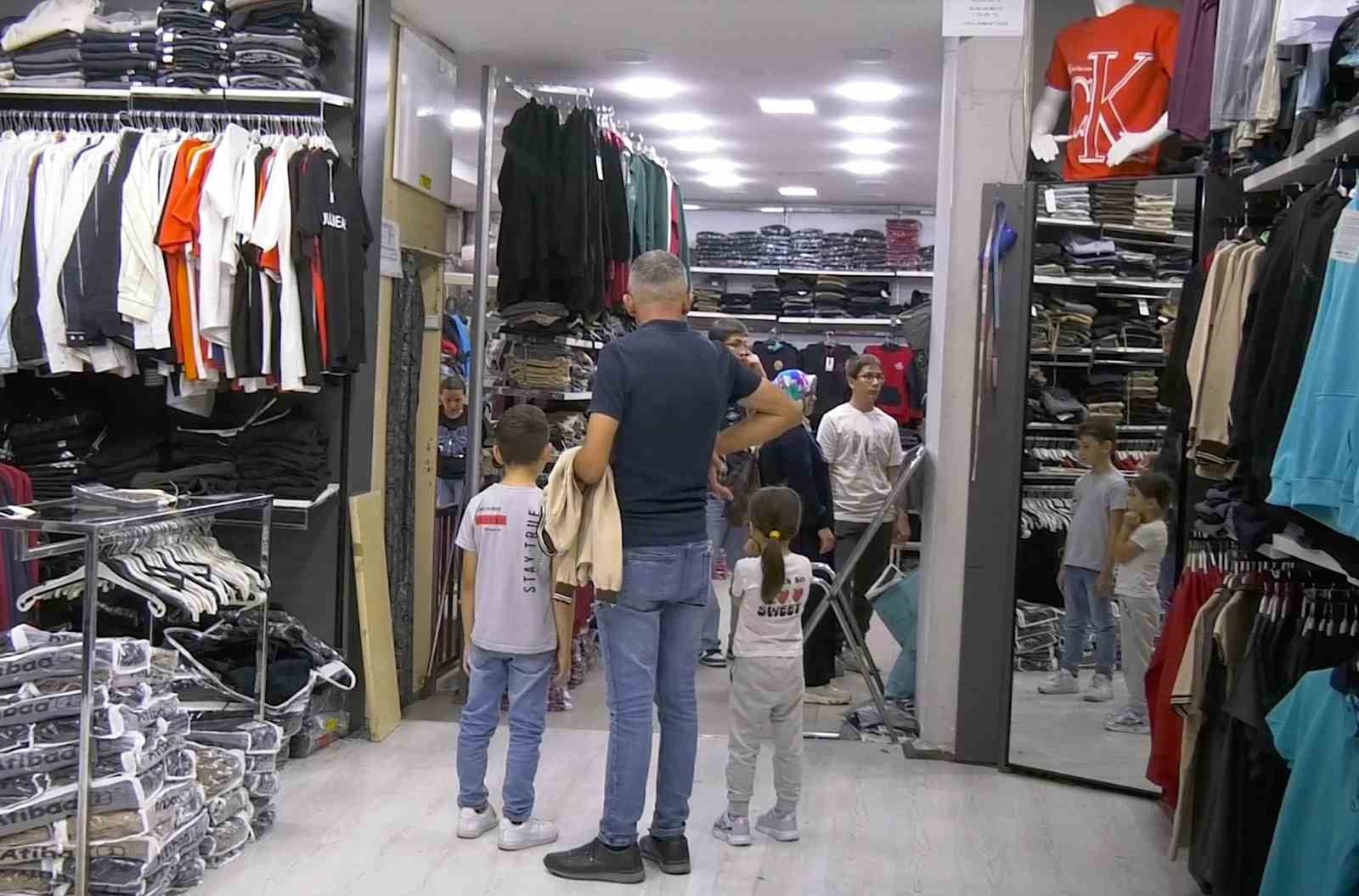 Çorum’da tatilin son gününde okul alışverişi yoğunluğu