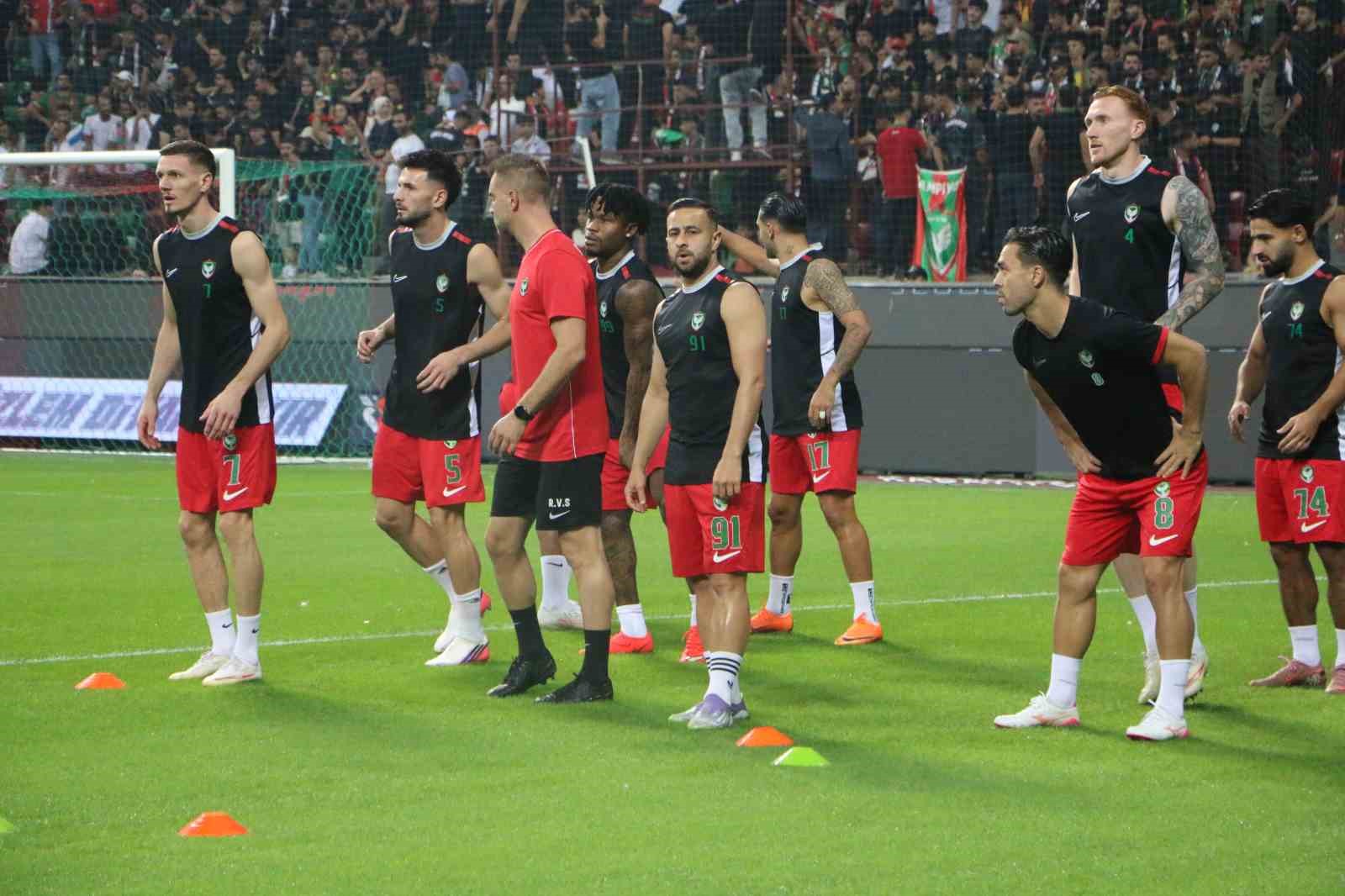 Tredyol Süper Lig: Amed Sportif Faaliyetler: 5 - Başakşehir: 0