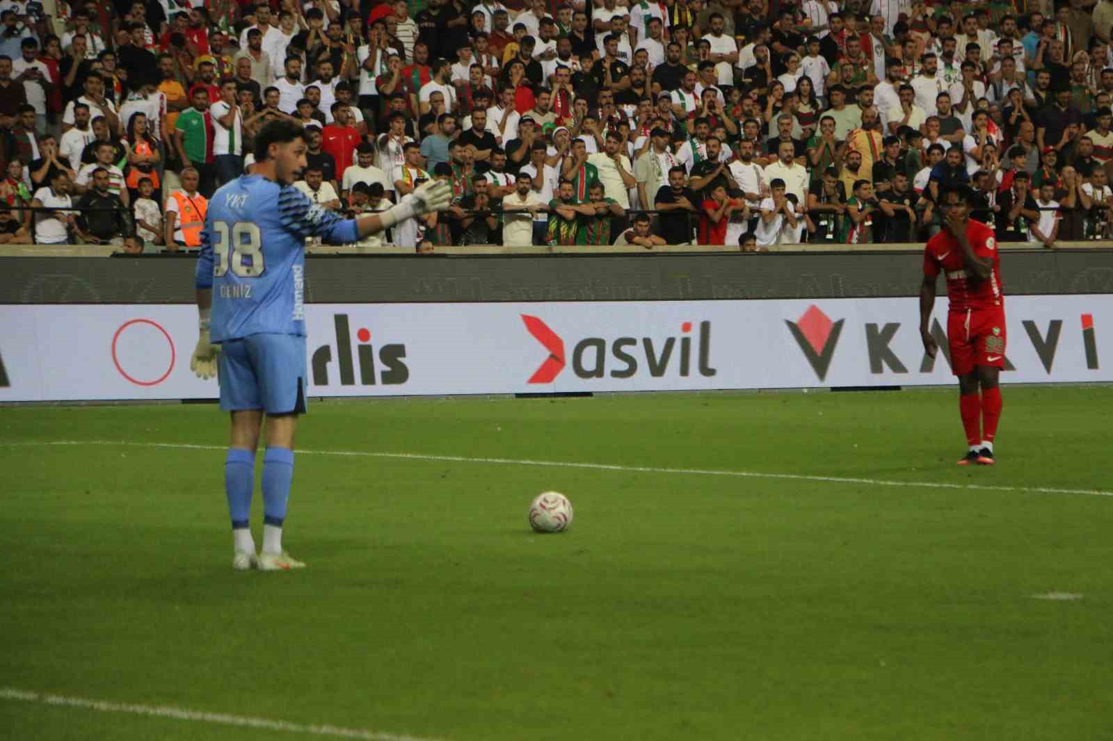 Tredyol Süper Lig: Amed Sportif Faaliyetler: 5 - Başakşehir: 0