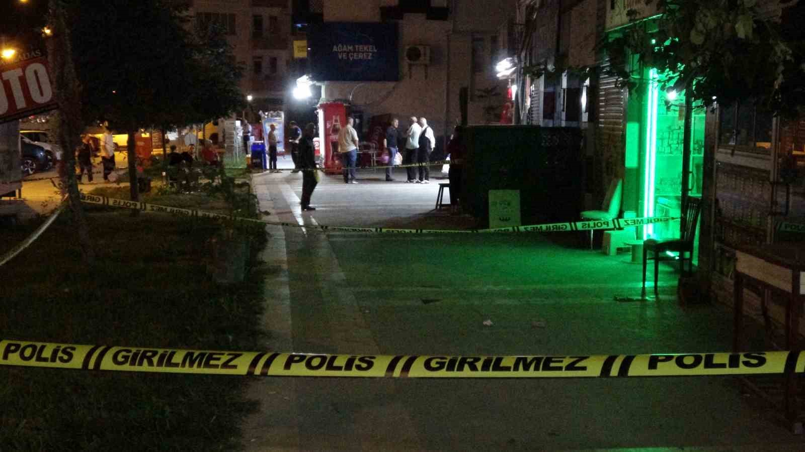 21 yaşındaki genç bıçaklı kavgada ağır yaralandı