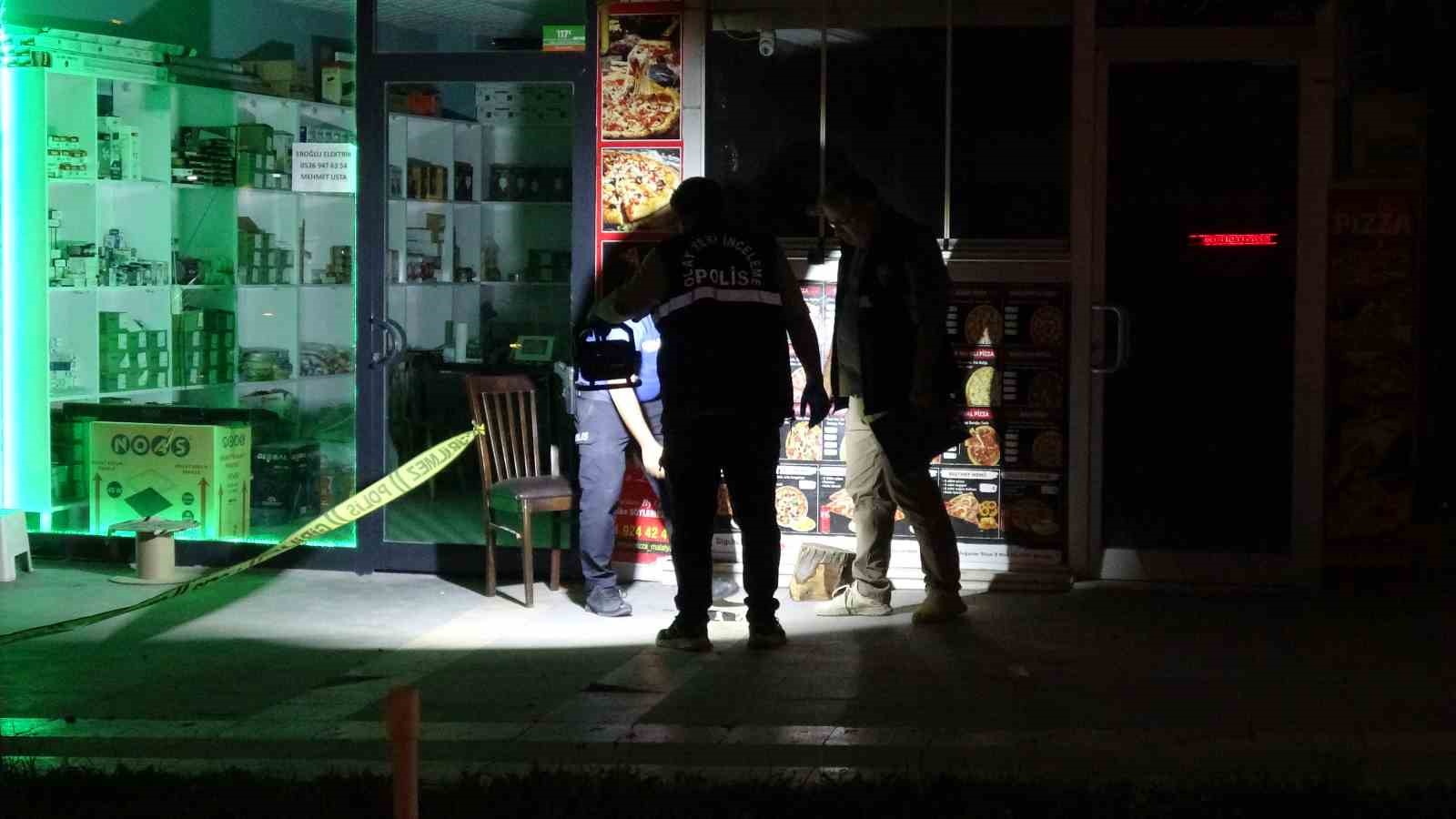 21 yaşındaki genç bıçaklı kavgada ağır yaralandı