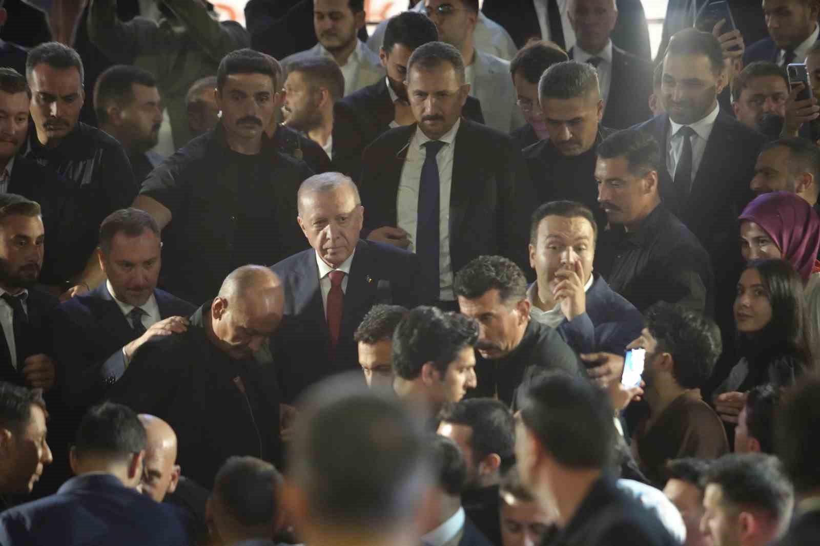Cumhurbaşkanı Erdoğan’a Samsun’da vatandaşlardan sevgi gösterisi
