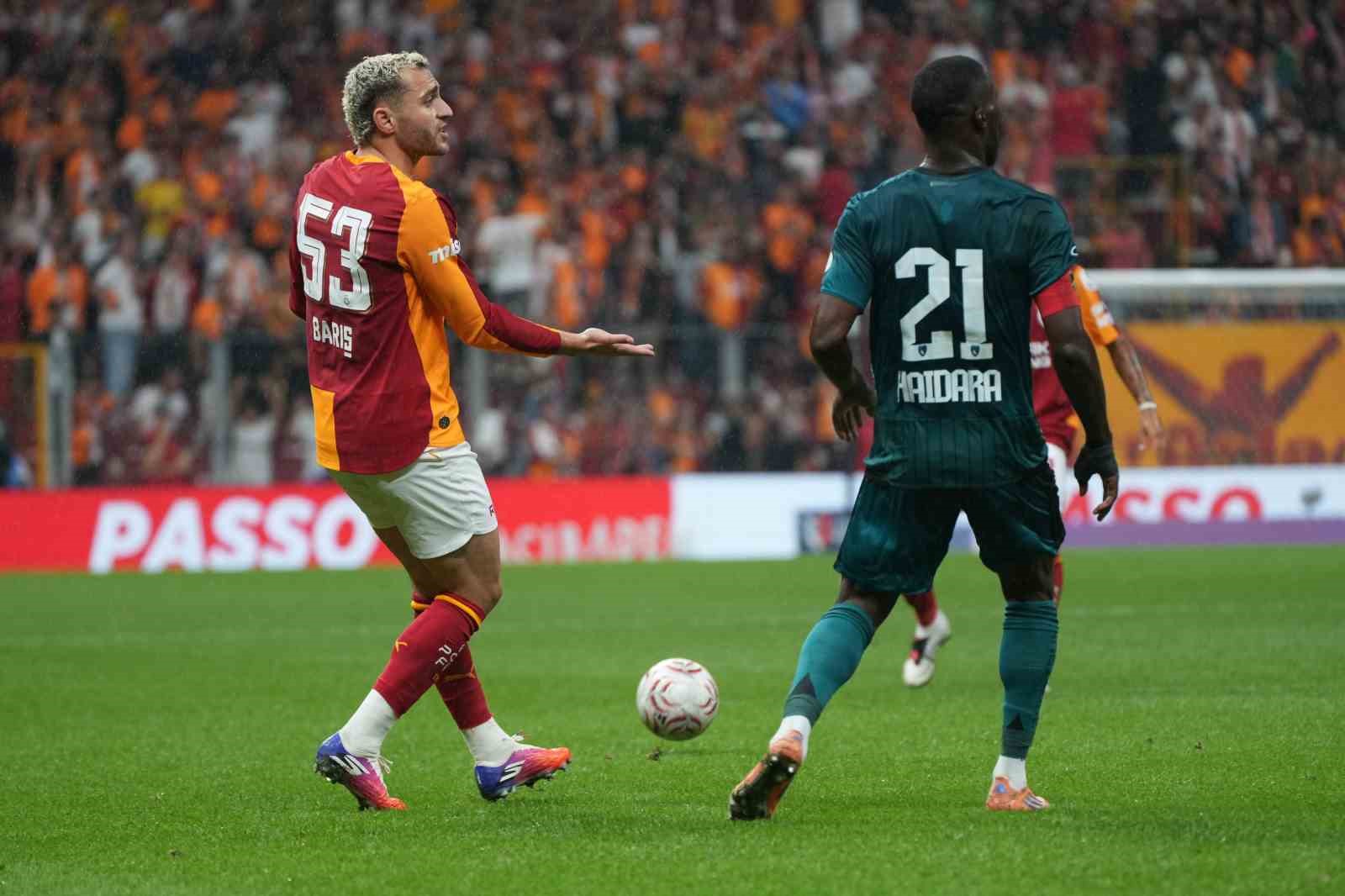 Trendyol Süper Lig: Galatasaray: 0 - Kocaelispor: 0 (İlk yarı)