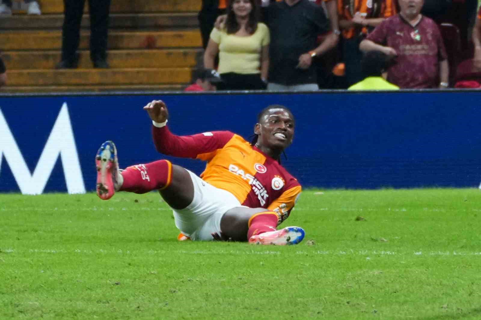 Trendyol Süper Lig: Galatasaray: 0 - Kocaelispor: 0 (İlk yarı)
