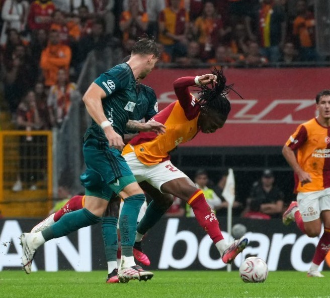 Trendyol Süper Lig: Galatasaray: 0 - Kocaelispor: 0 (İlk yarı)