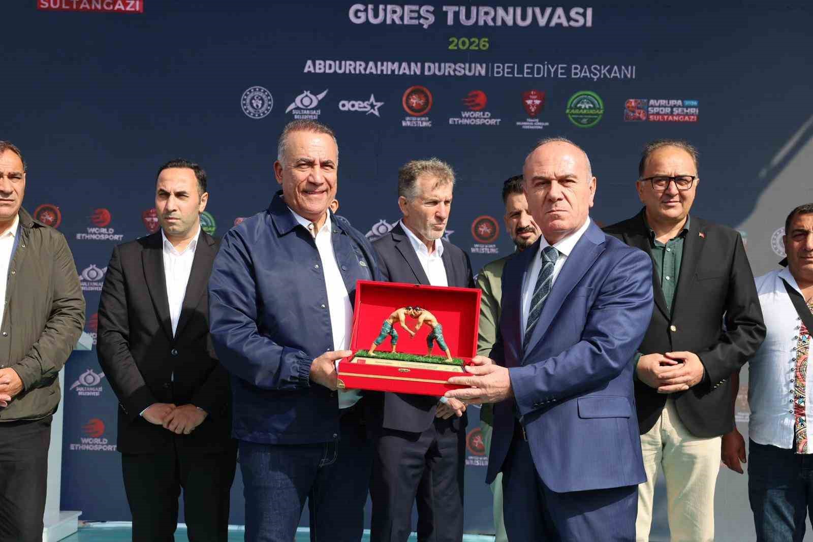 Sultangazi’de 2. Uluslararası Karakucak Güreş Turnuvası düzenlendi
