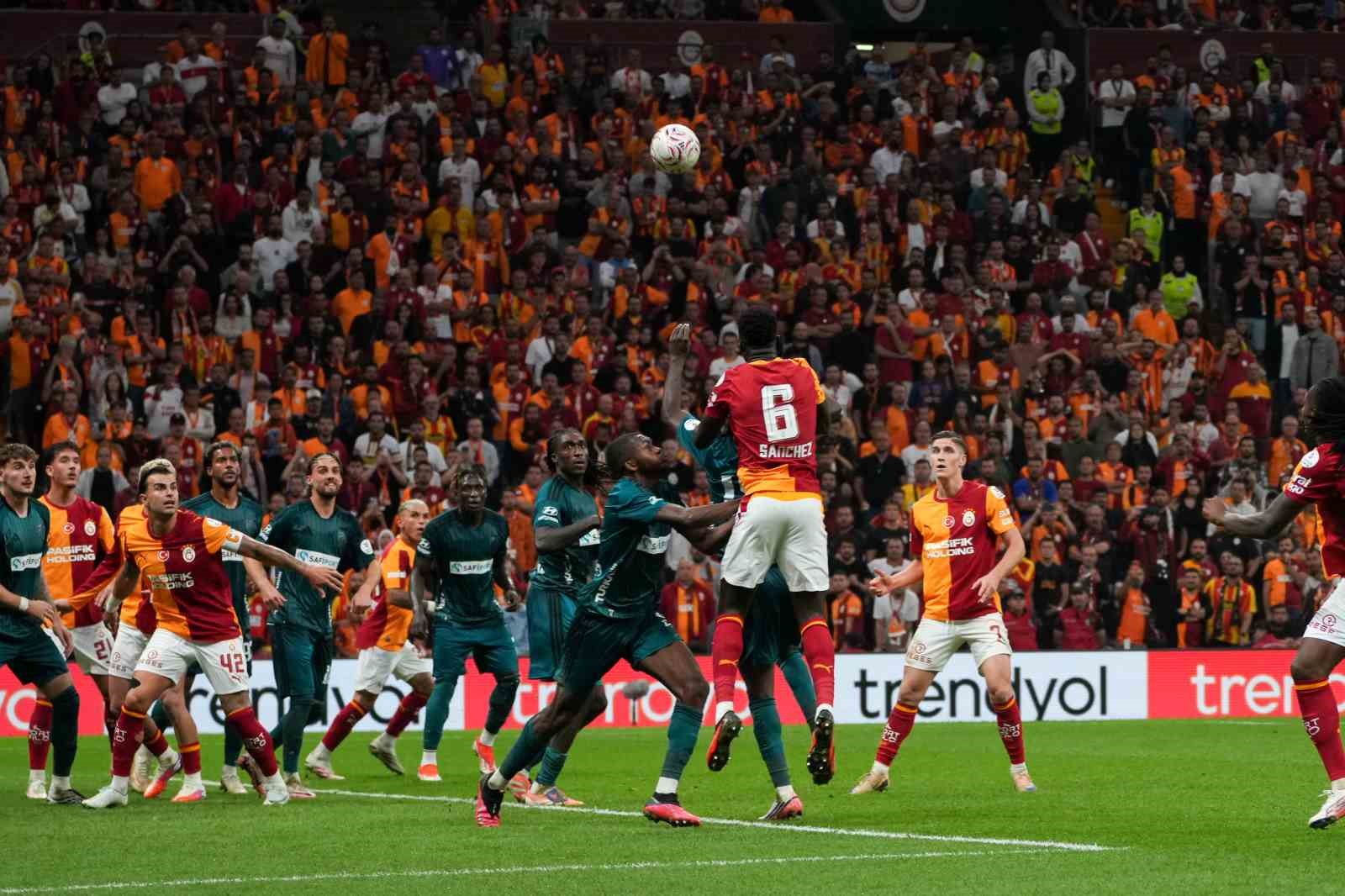 Trendyol Süper Lig: Galatasaray: 1 - Kocaelispor: 0 (Maç sonucu)