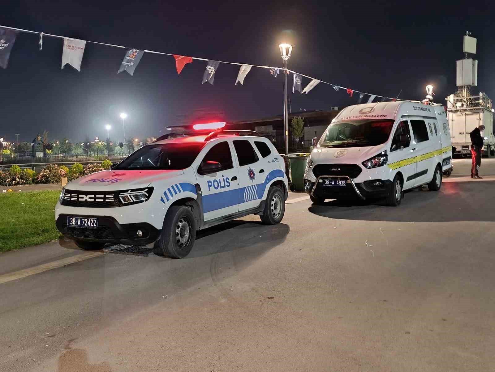 Kayseri’de bıçaklı-yumruklu kavga: 2 yaralı