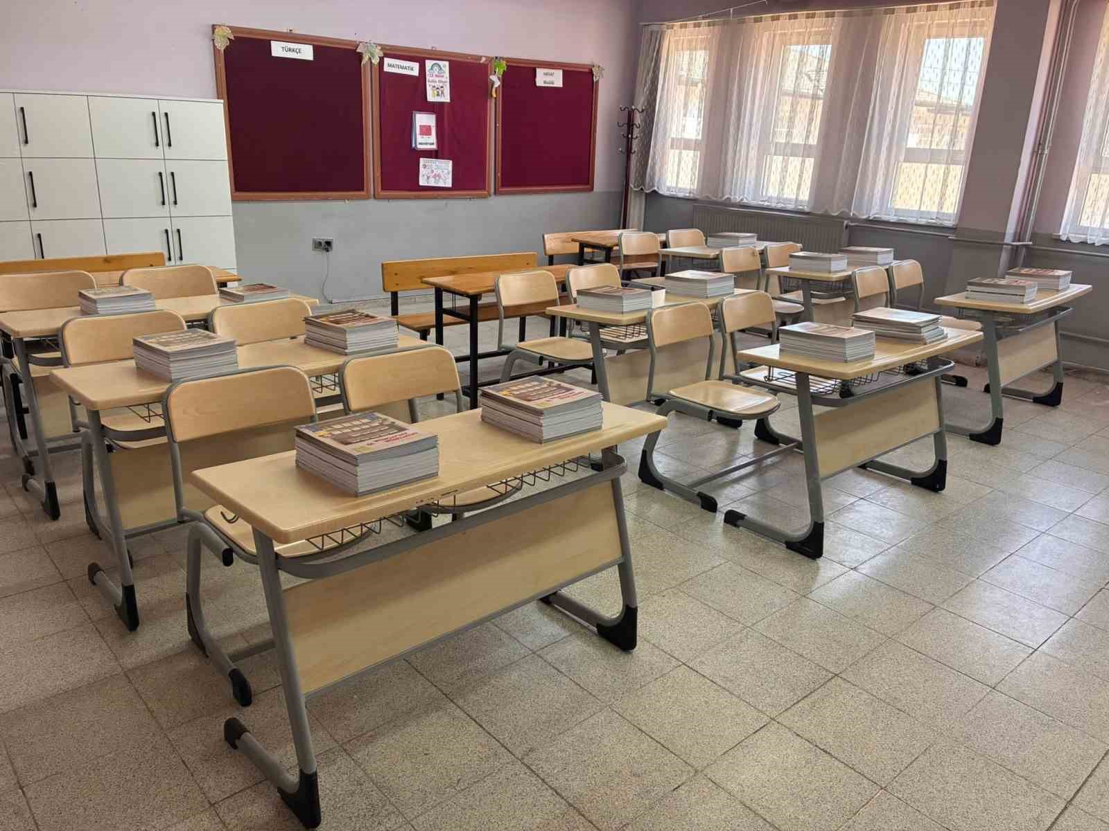 Yatağan’da 120 bin ders kitabı öğrencilerin sıralarında hazır