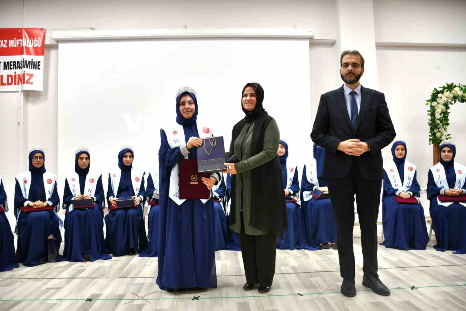 Adilcevaz’da ‘Hafızlık İcazet Merasimi’ yapıldı