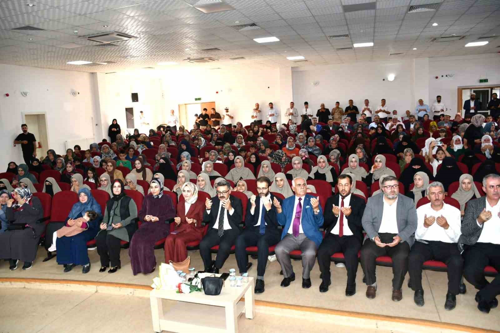 Adilcevaz’da ‘Hafızlık İcazet Merasimi’ yapıldı