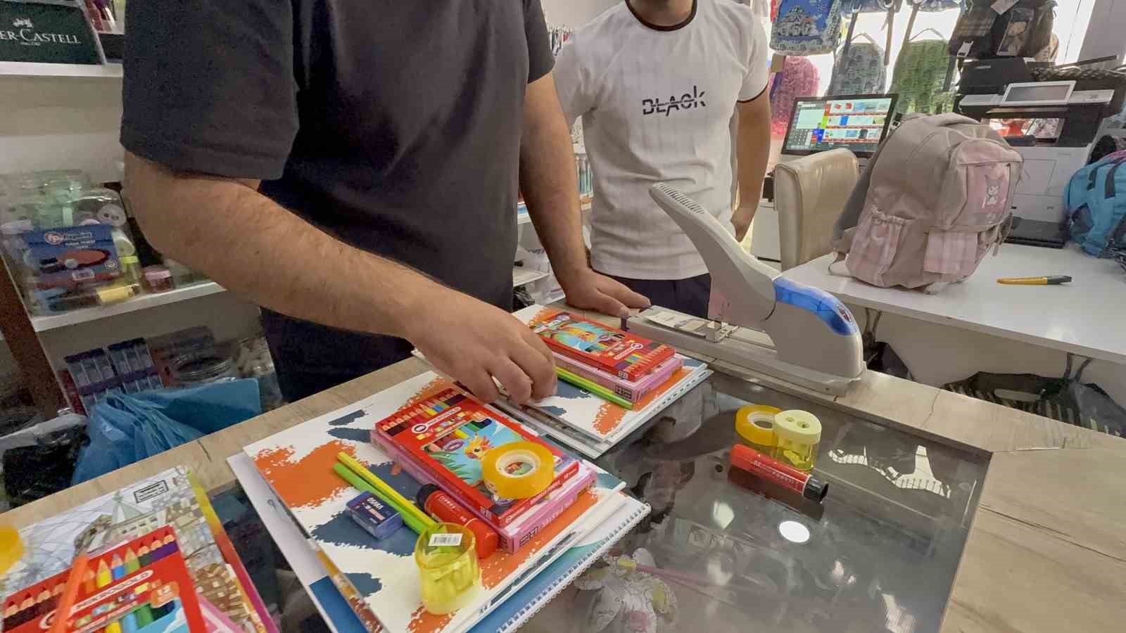 Tatvan’da eğitime anlamlı destek: "Askıda Kırtasiye" ile çocukların yüzü gülüyor