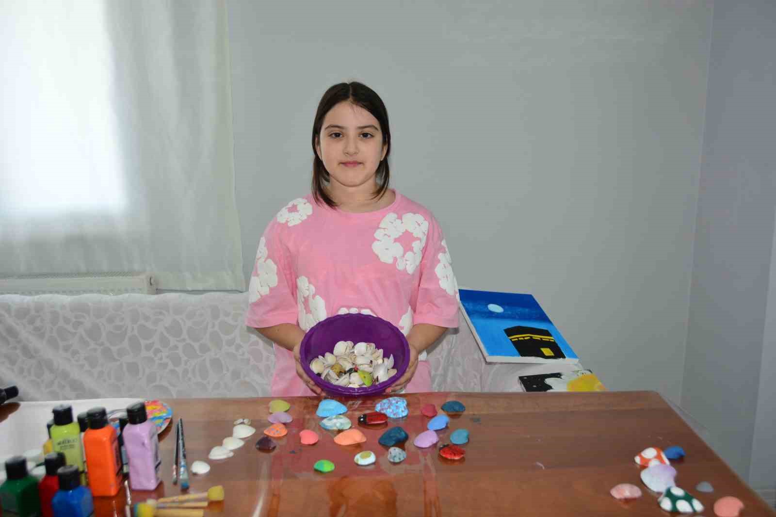 Samsunlu minik Elif Zehra, deniz kabuklarını sanat eserine dönüştürüyor