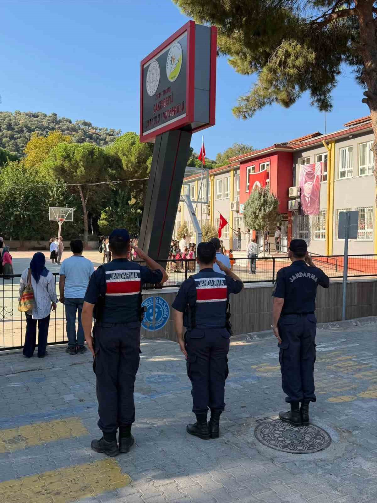 Koçarlı’da öğrencilerin güvenliği için okul çevrelerinde önlem