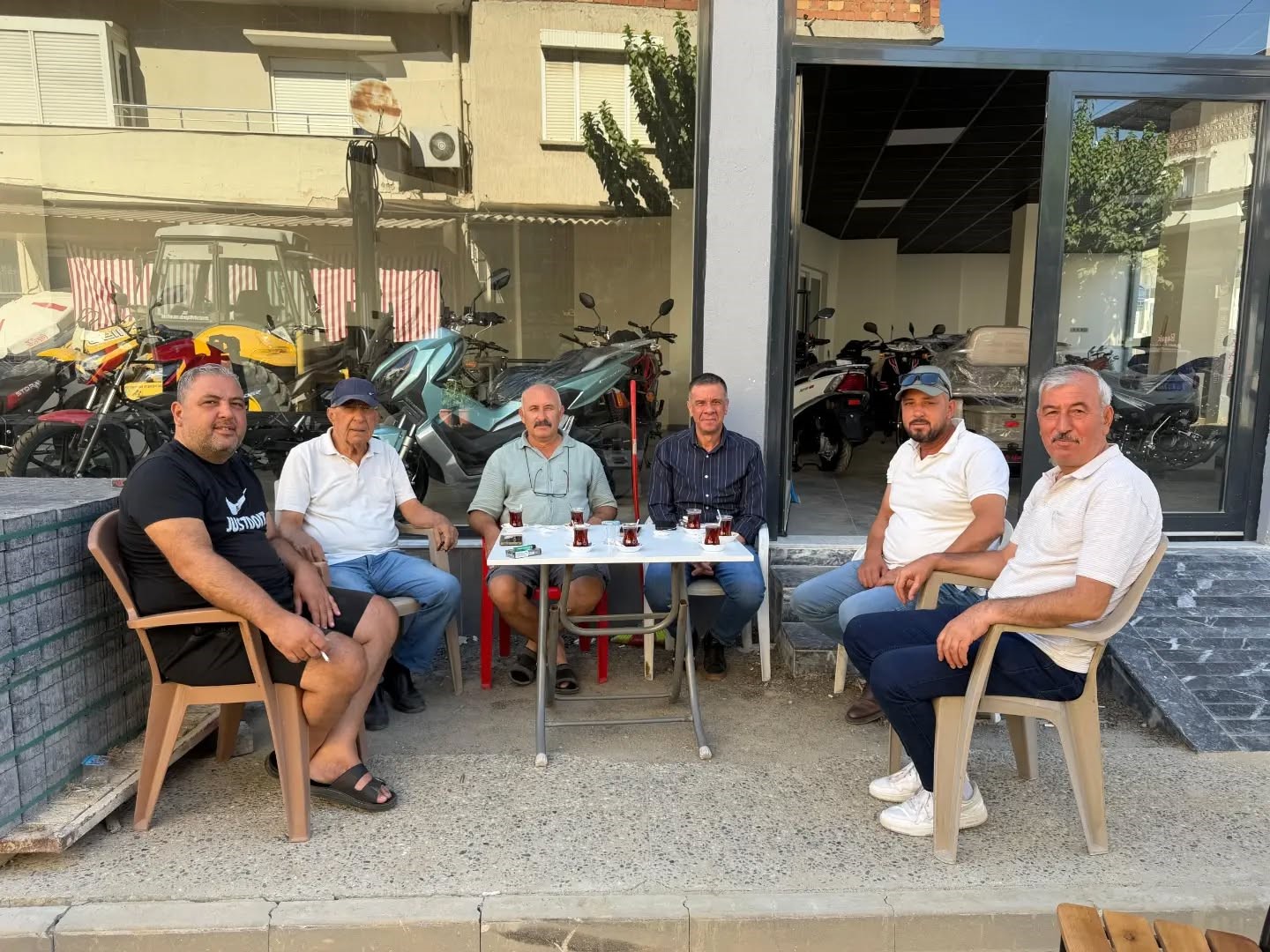Yenipazar’da hem yollar yenileniyor hem gönüllere dokunuluyor
