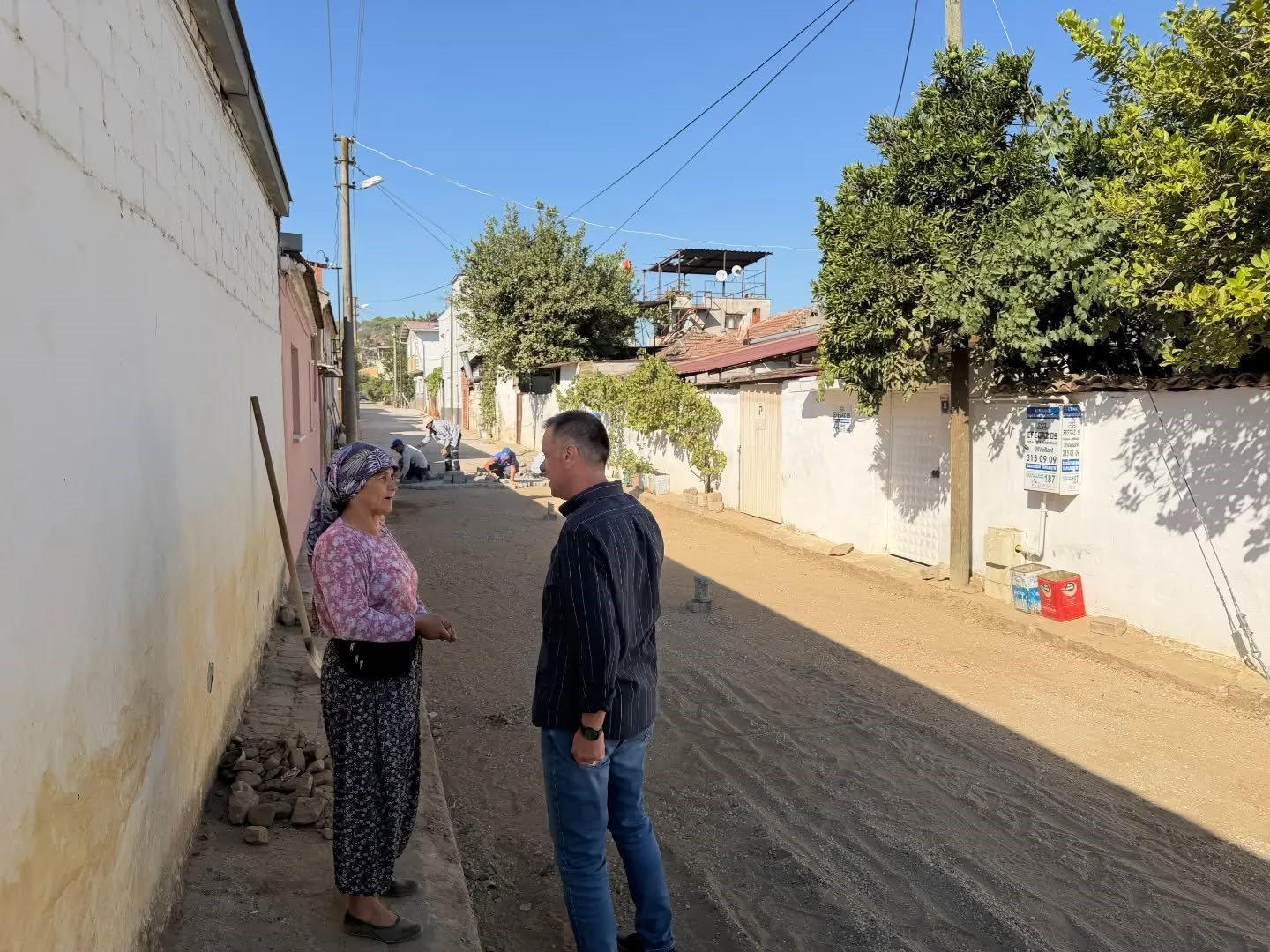 Yenipazar’da hem yollar yenileniyor hem gönüllere dokunuluyor