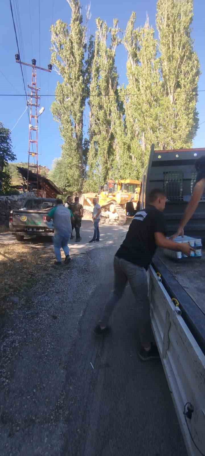 Kızılcahamam Belediyesi’nden yangın söndürme çalışmalarına destek
