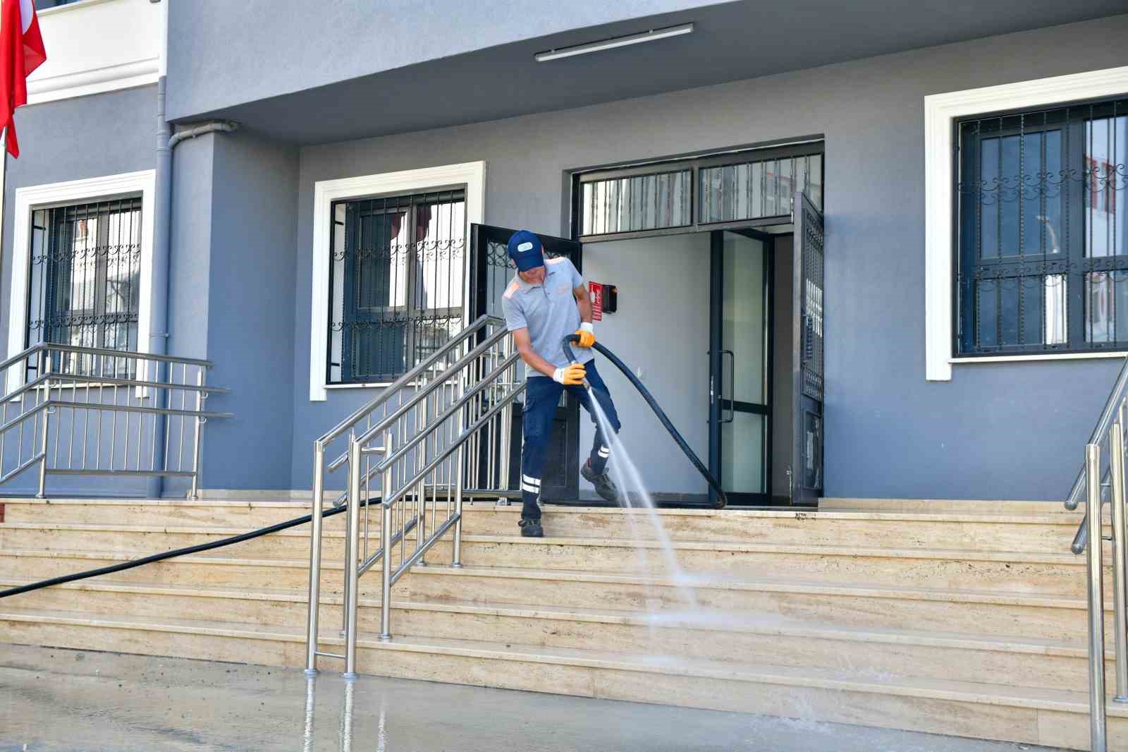 Esenyurt’ta eğitim için yoğun mesai