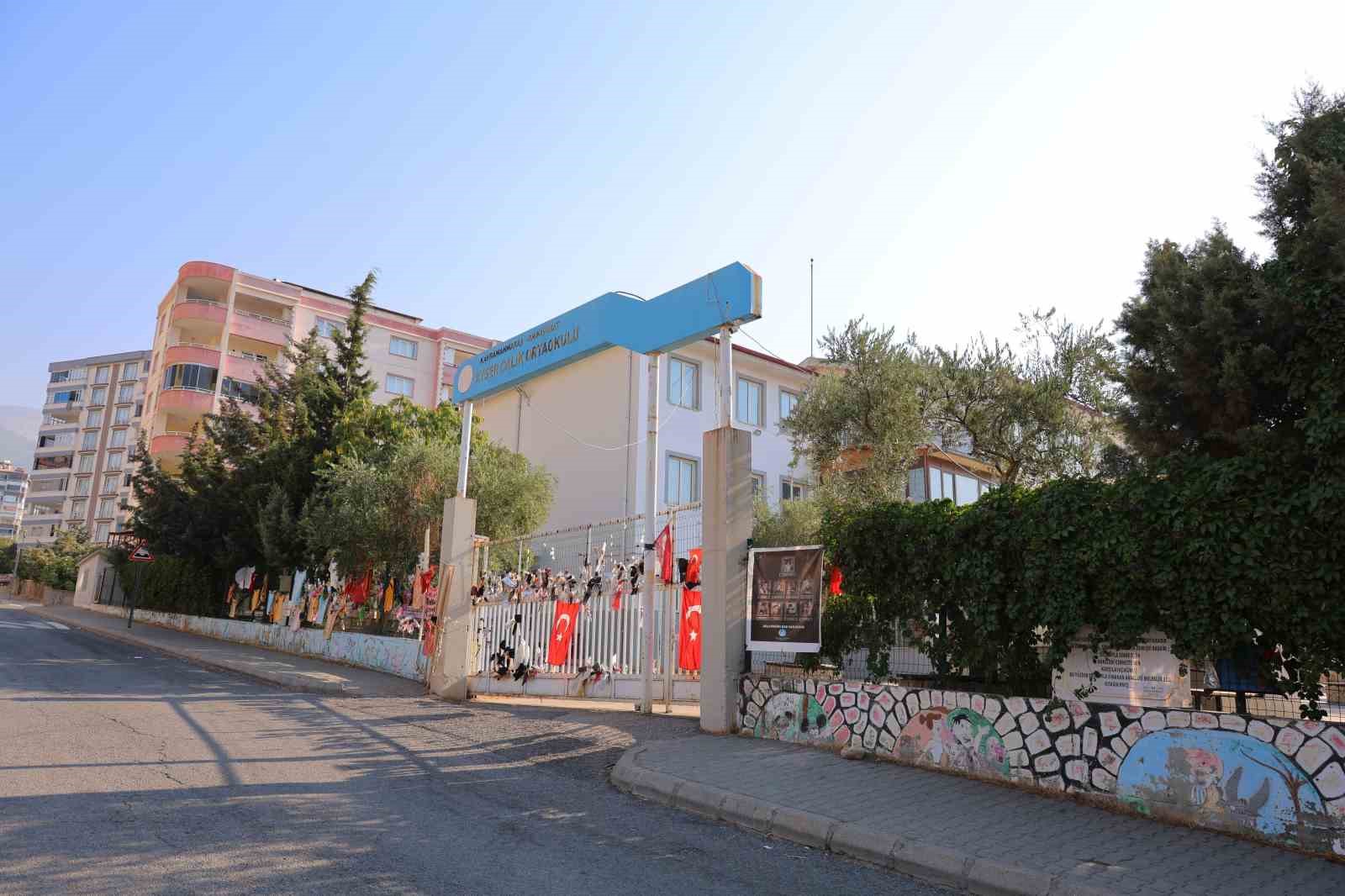 Okul saldırısının gerçekleştiği Ayser Çalık Ortaokulu yeni eğitim öğretim yılında sessiz kaldı