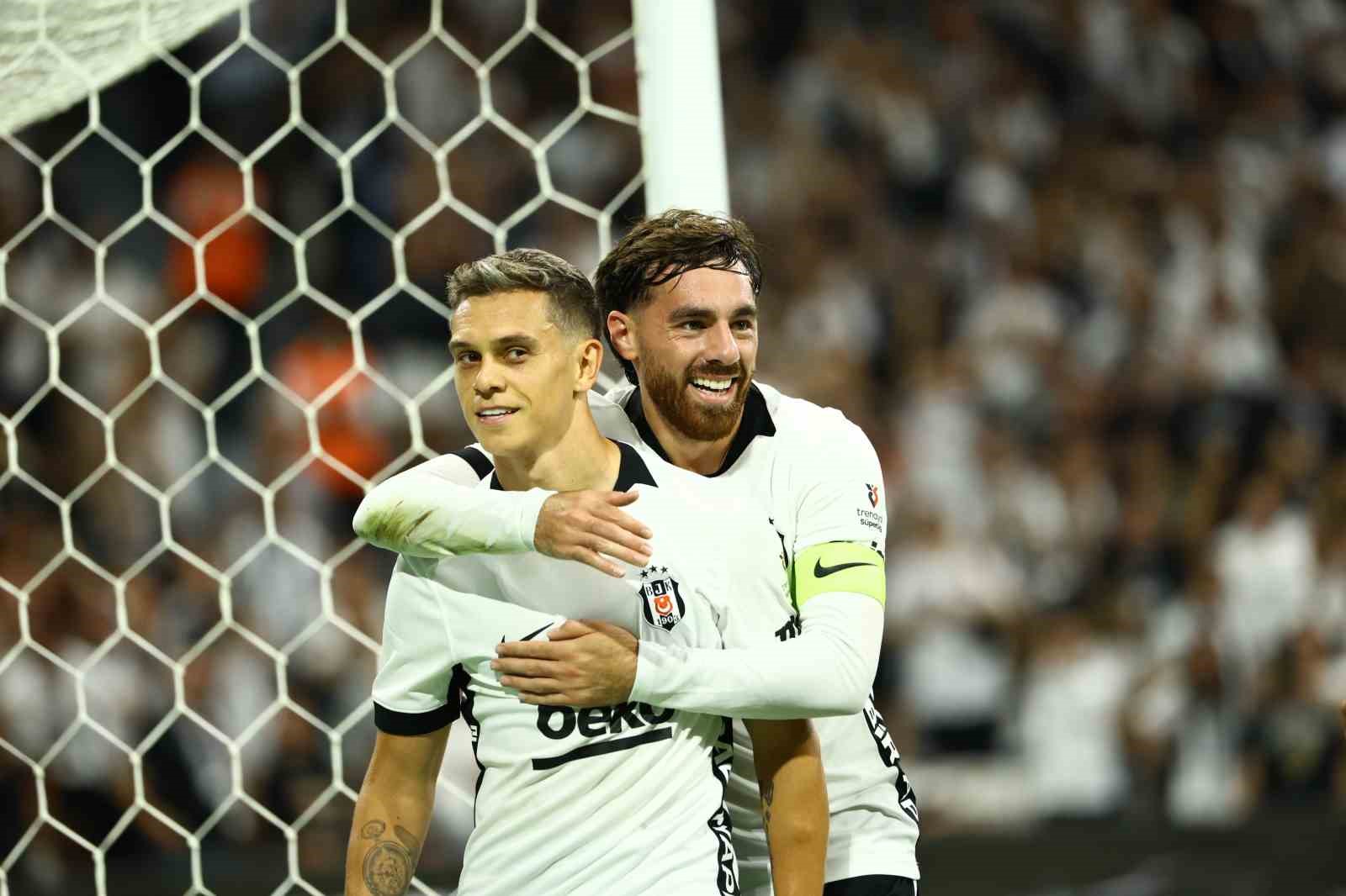 Marsilya’nın eski teknik direktörü Casoni’den, Beşiktaş’ın hücum hattına övgü!