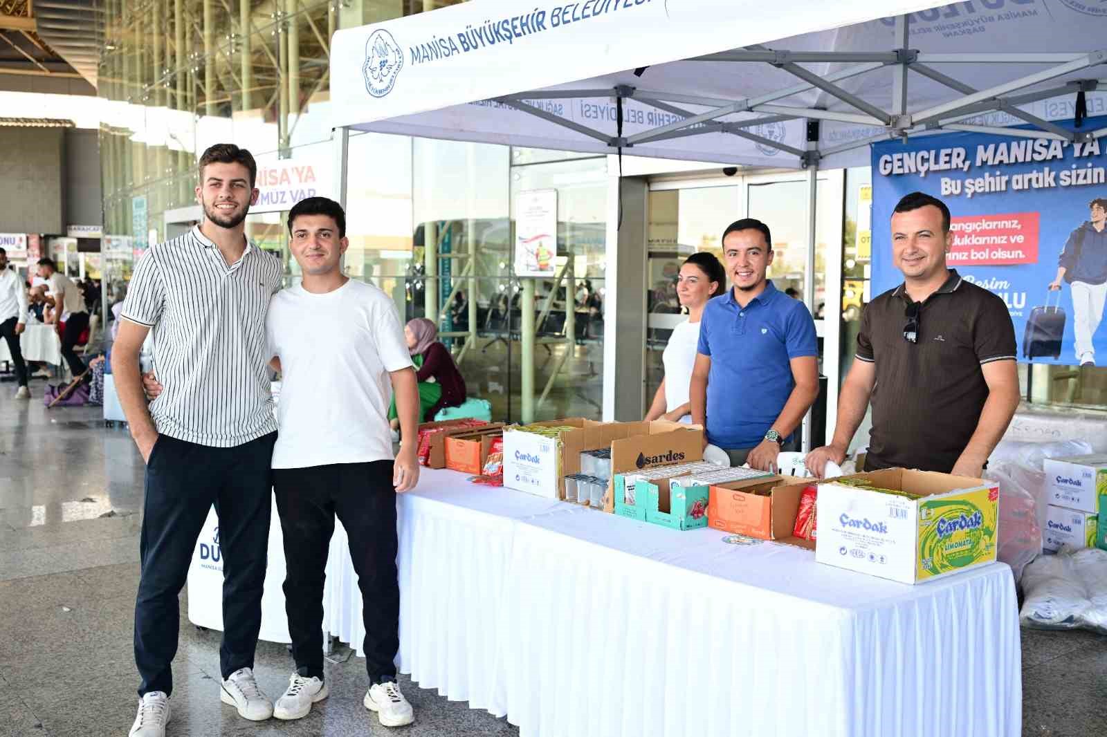 Manisa Büyükşehir Belediyesinden öğrencilere ’Hoş Geldin’ karşılaması