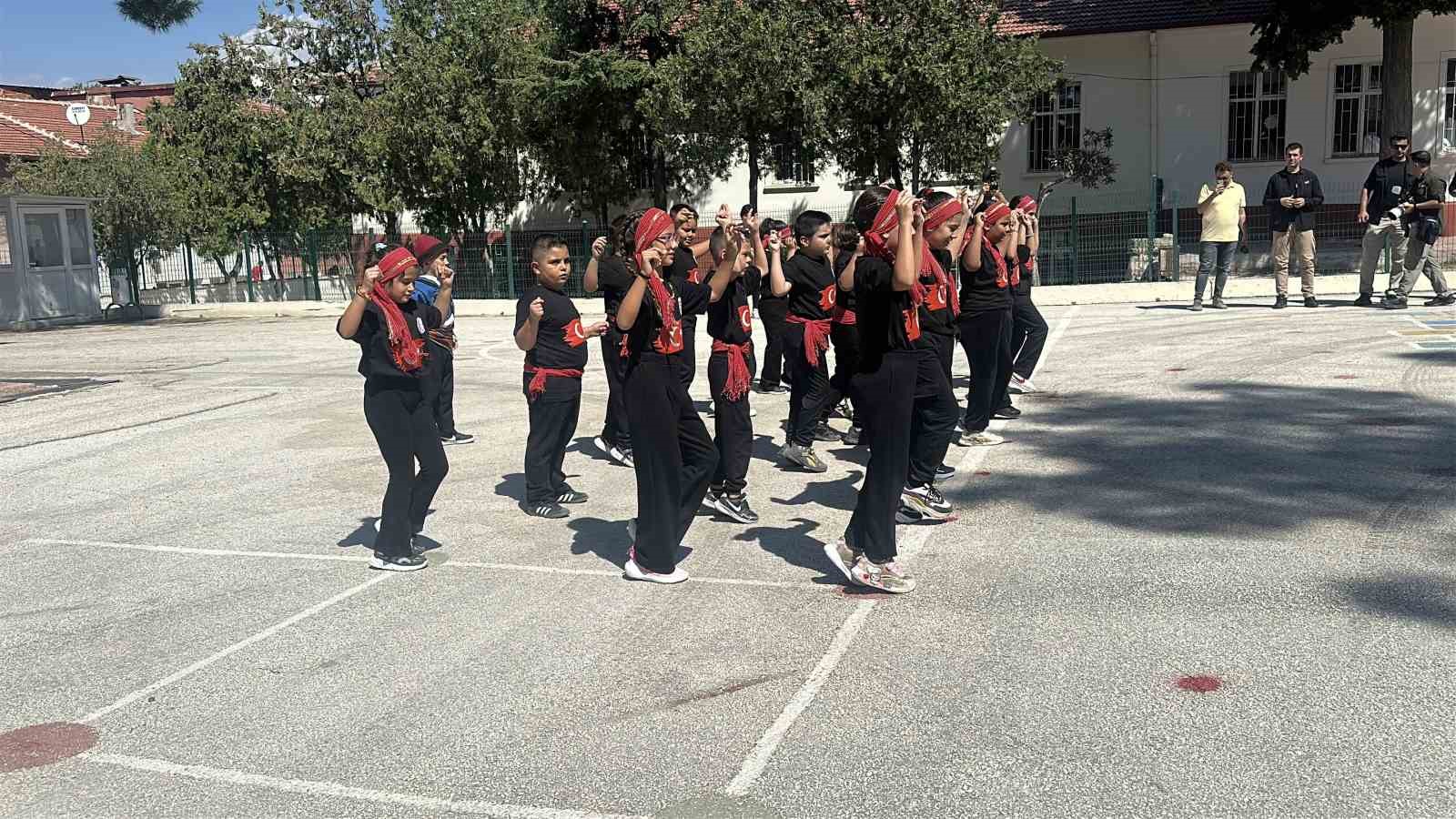 Burdur’da yeni eğitim öğretim yılı başladı: 41 bin 943 öğrenci ders başı yaptı
