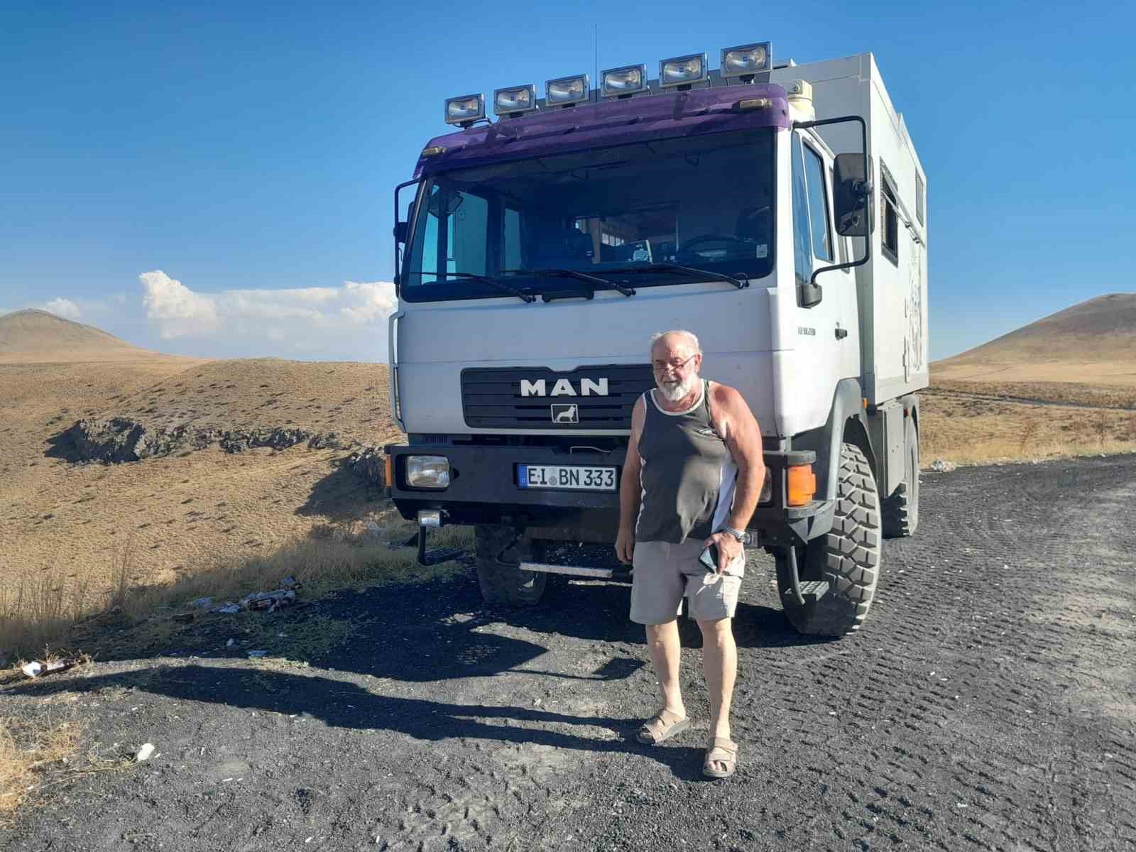 Kuruyan Meke Gölü’ne ilgi sürüyor