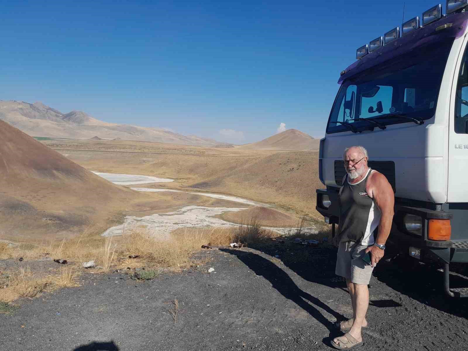 Kuruyan Meke Gölü’ne ilgi sürüyor