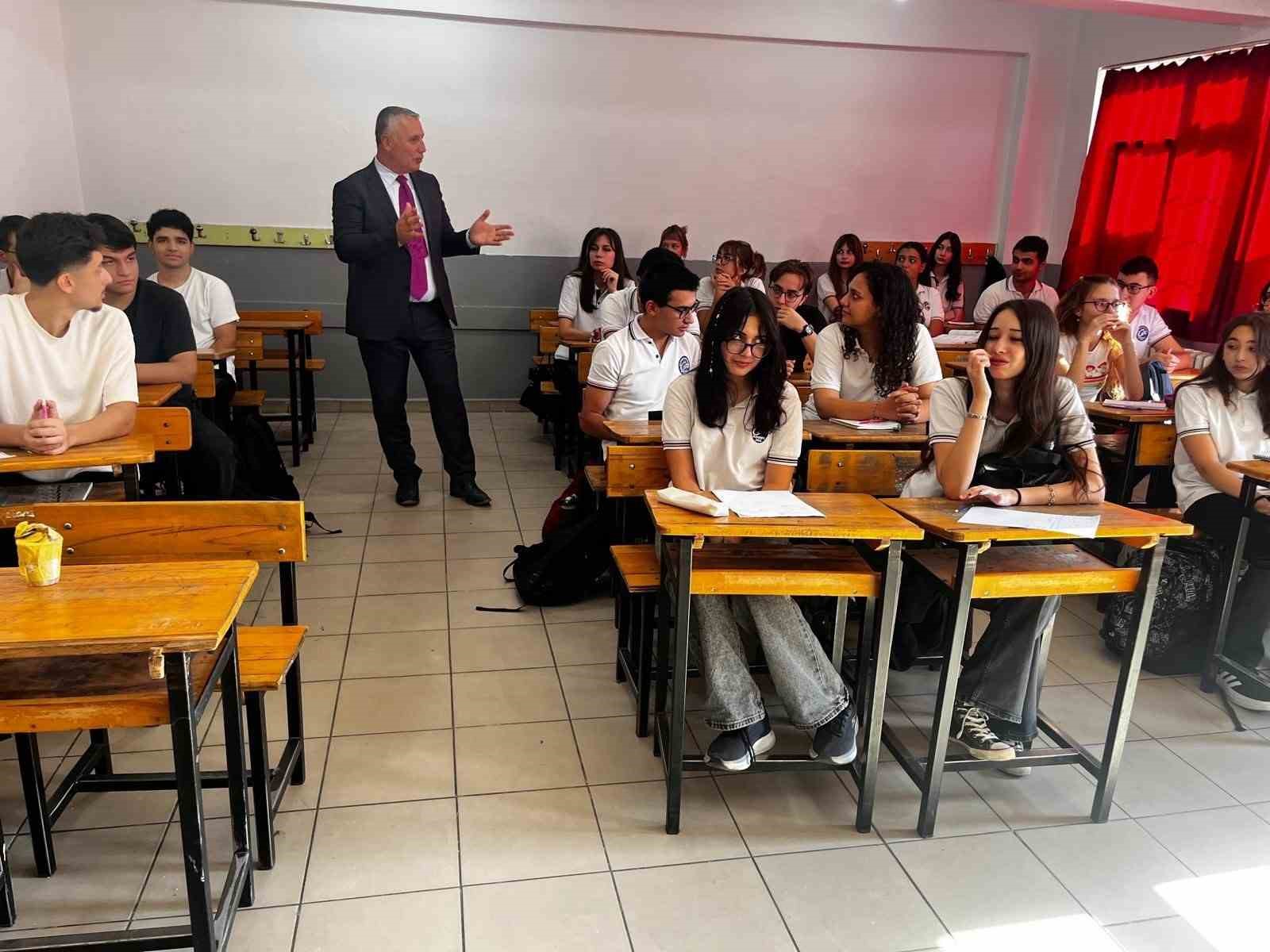 Burhaniye’de yeni eğitim yılı başladı