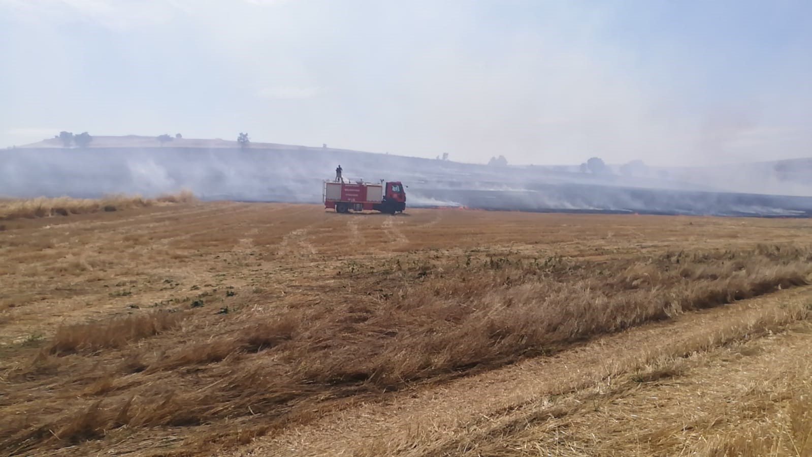 Saraykent’te 150 dönüm arazi yandı