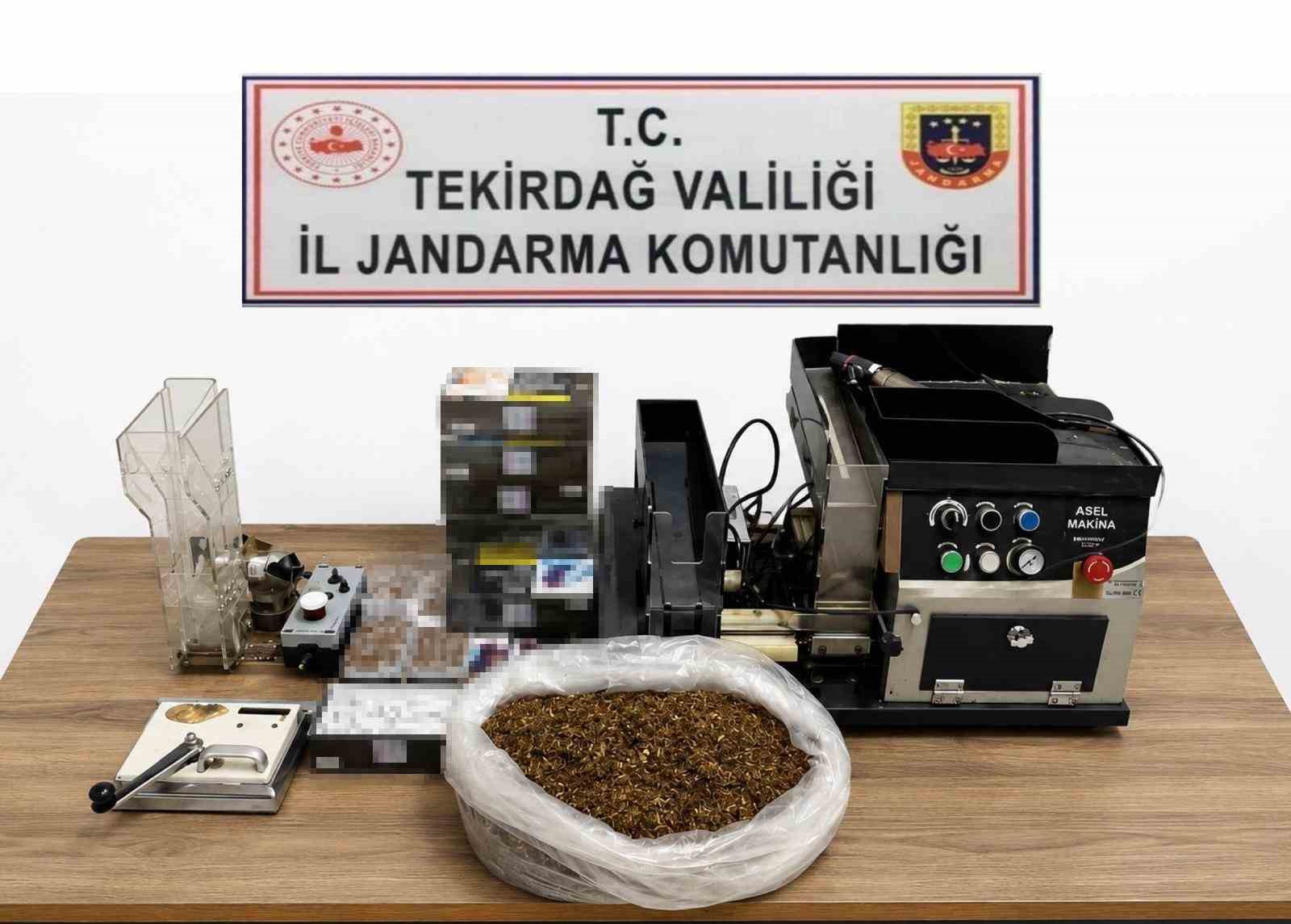 Jandarma operasyonlarında silah, uyuşturucu ve kaçak ürünler ele geçirildi