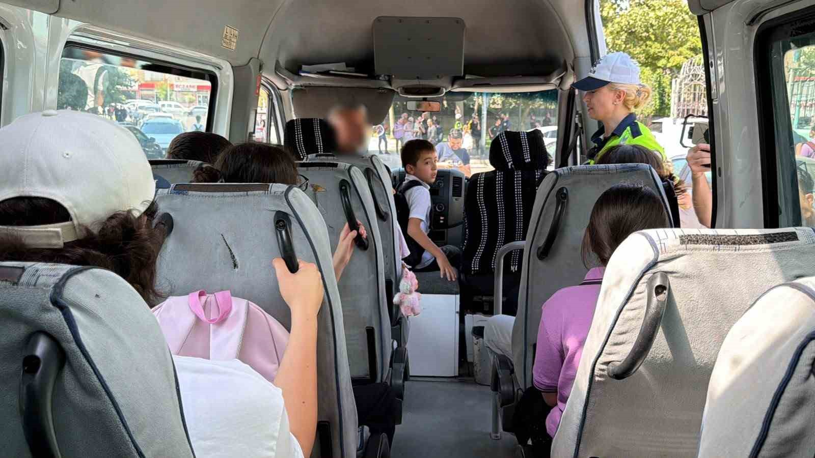 Diyarbakır’da yeni eğitim yılının ilk gününde okul çevrelerinde yoğun güvenlik denetimi