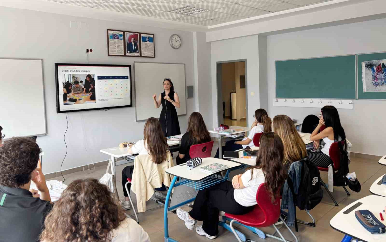 Samsun’da 30 akademisyen 30 farklı lisede ilk derse konuk oldu