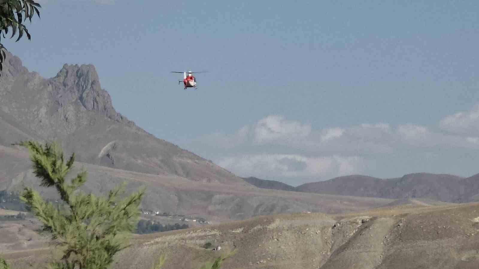 Sarılık hastası bebek ambulans helikopter ile Van’a getirildi