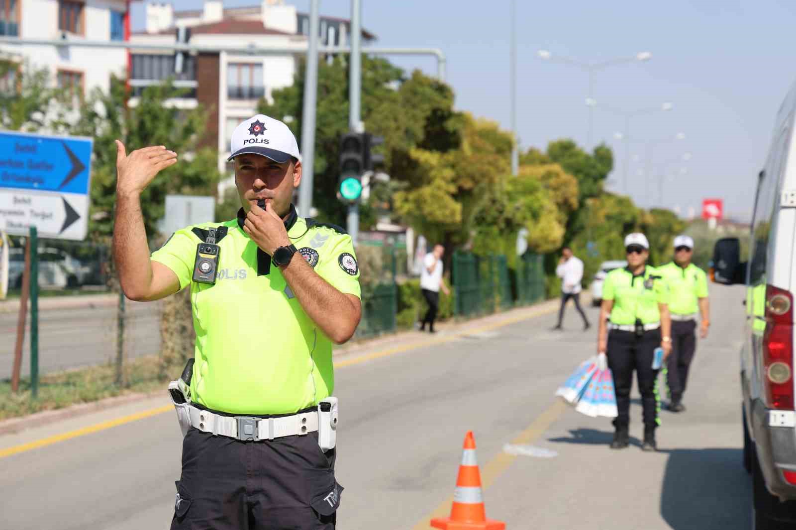 Elazığ Emniyet Müdürü Karan, öğrencilerin güvenliği için sahada