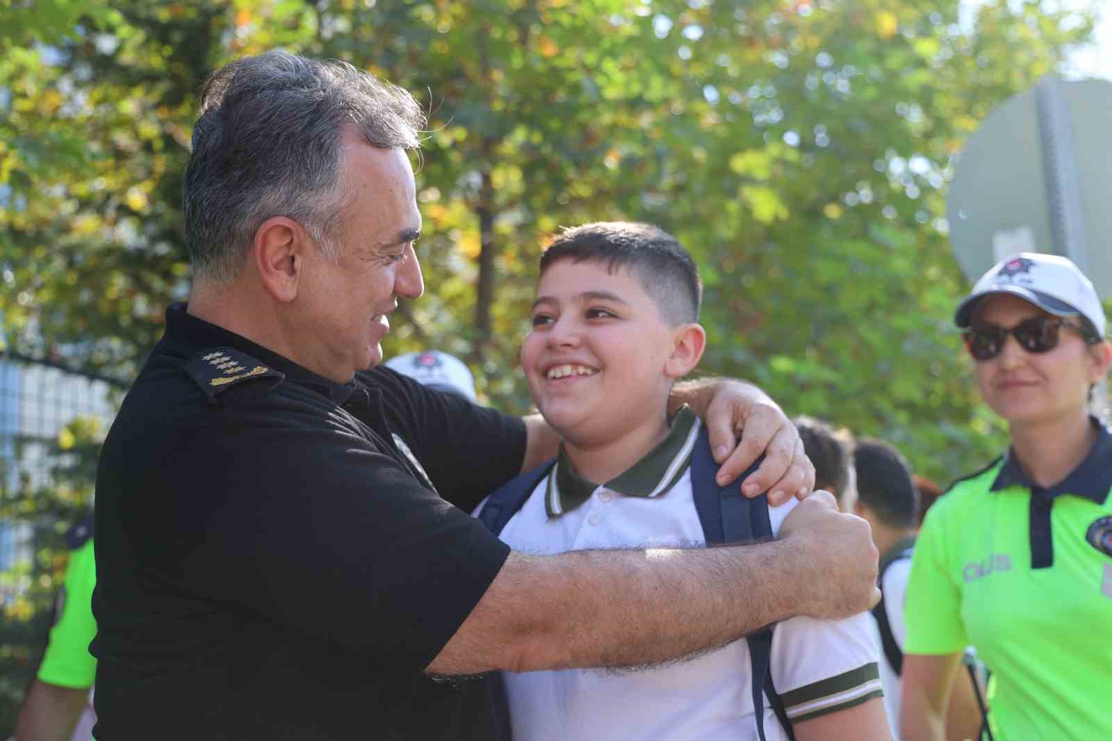 Elazığ Emniyet Müdürü Karan, öğrencilerin güvenliği için sahada
