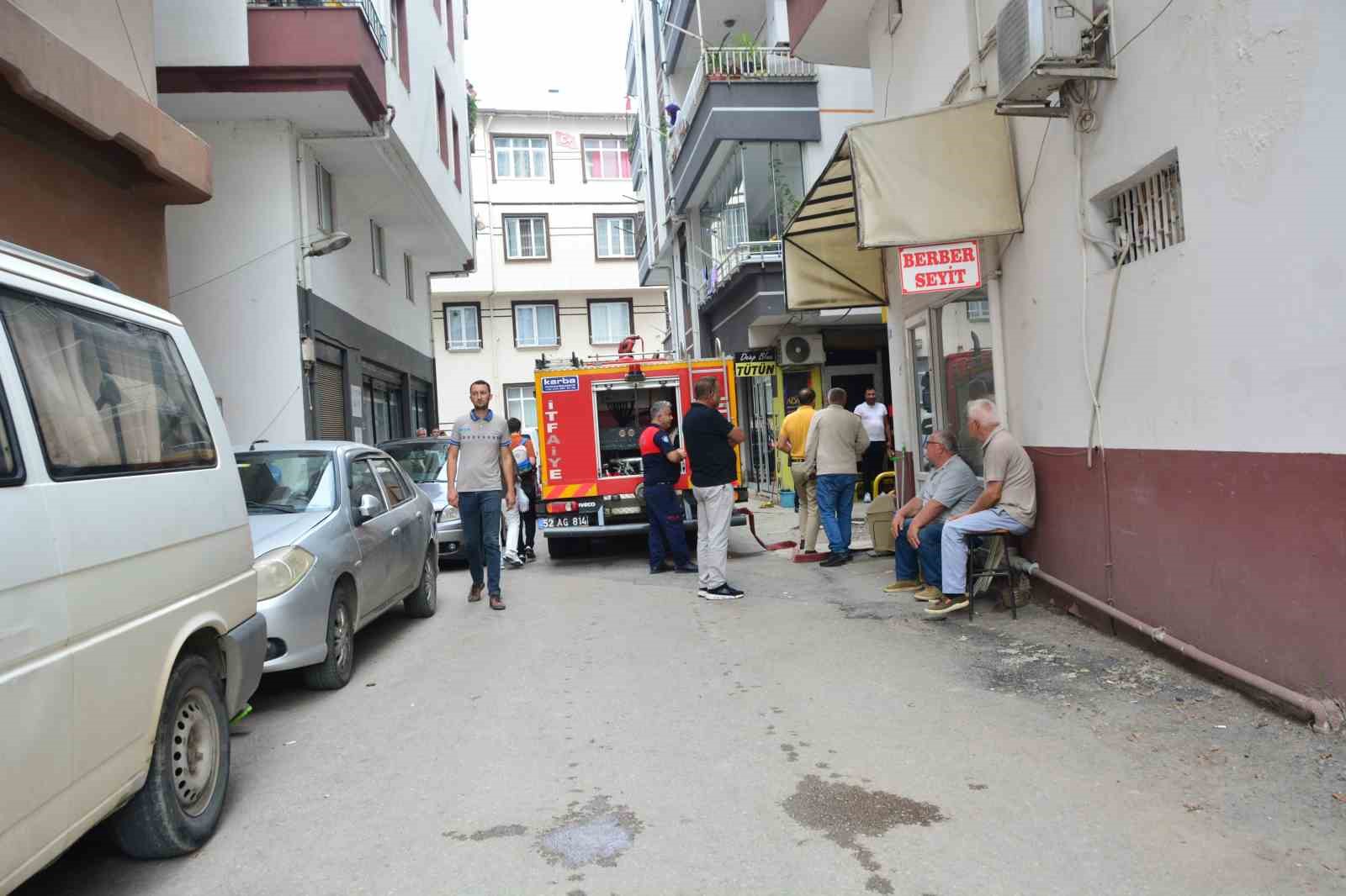 Ocakta unutulan yemek paniğe neden oldu: 1 kişi dumandan etkilendi