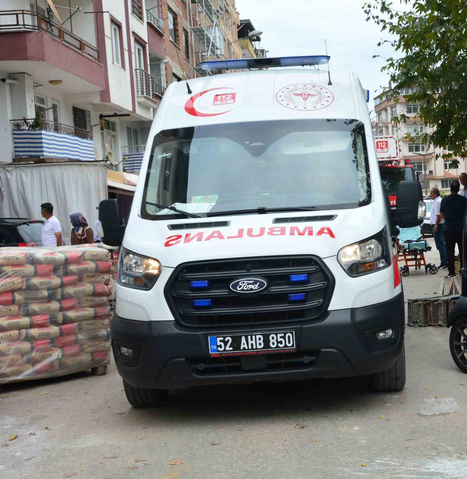 Ocakta unutulan yemek paniğe neden oldu: 1 kişi dumandan etkilendi
